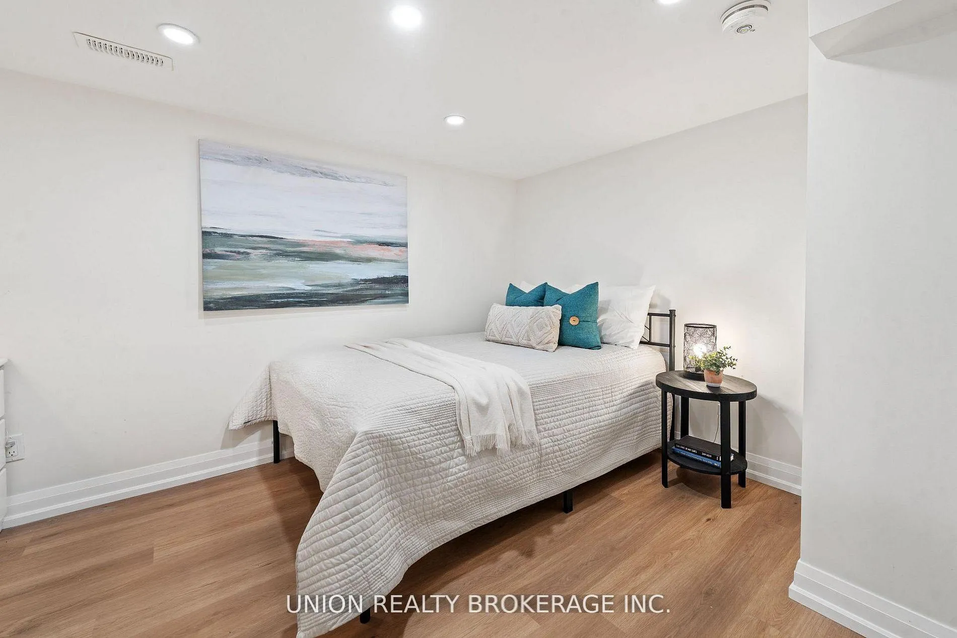 Photo 31 of 50 Beaufort Road, Toronto, The Beaches — HOMEH