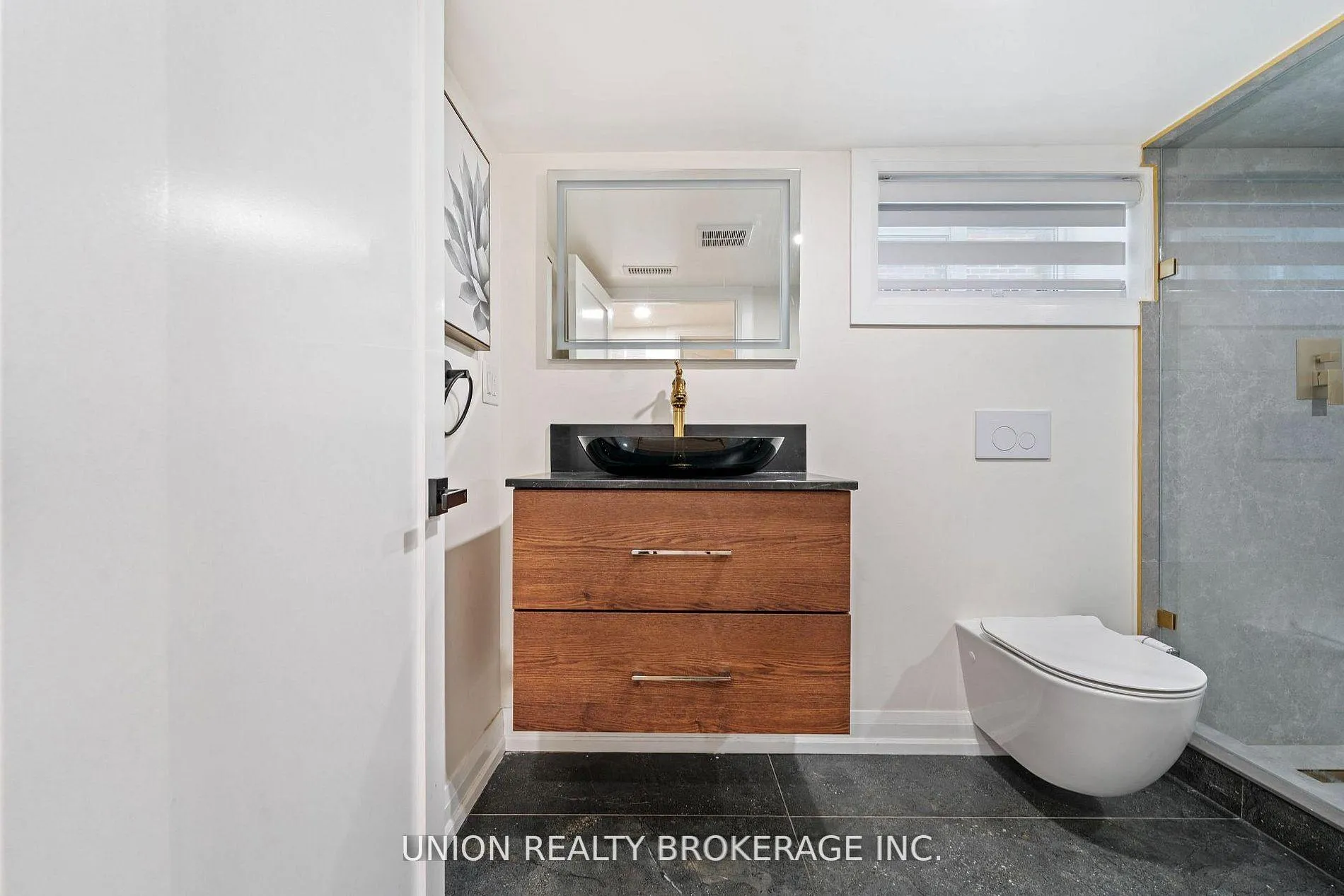 Photo 33 of 50 Beaufort Road, Toronto, The Beaches — HOMEH