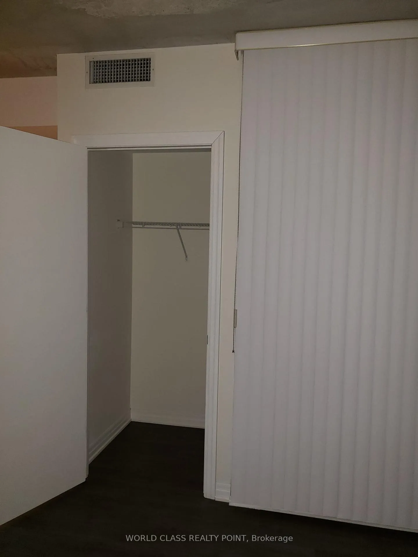 Photo 6 of Unit 2411, 88 Blue Jays Way, Toronto, Waterfront Communities — HOMEH