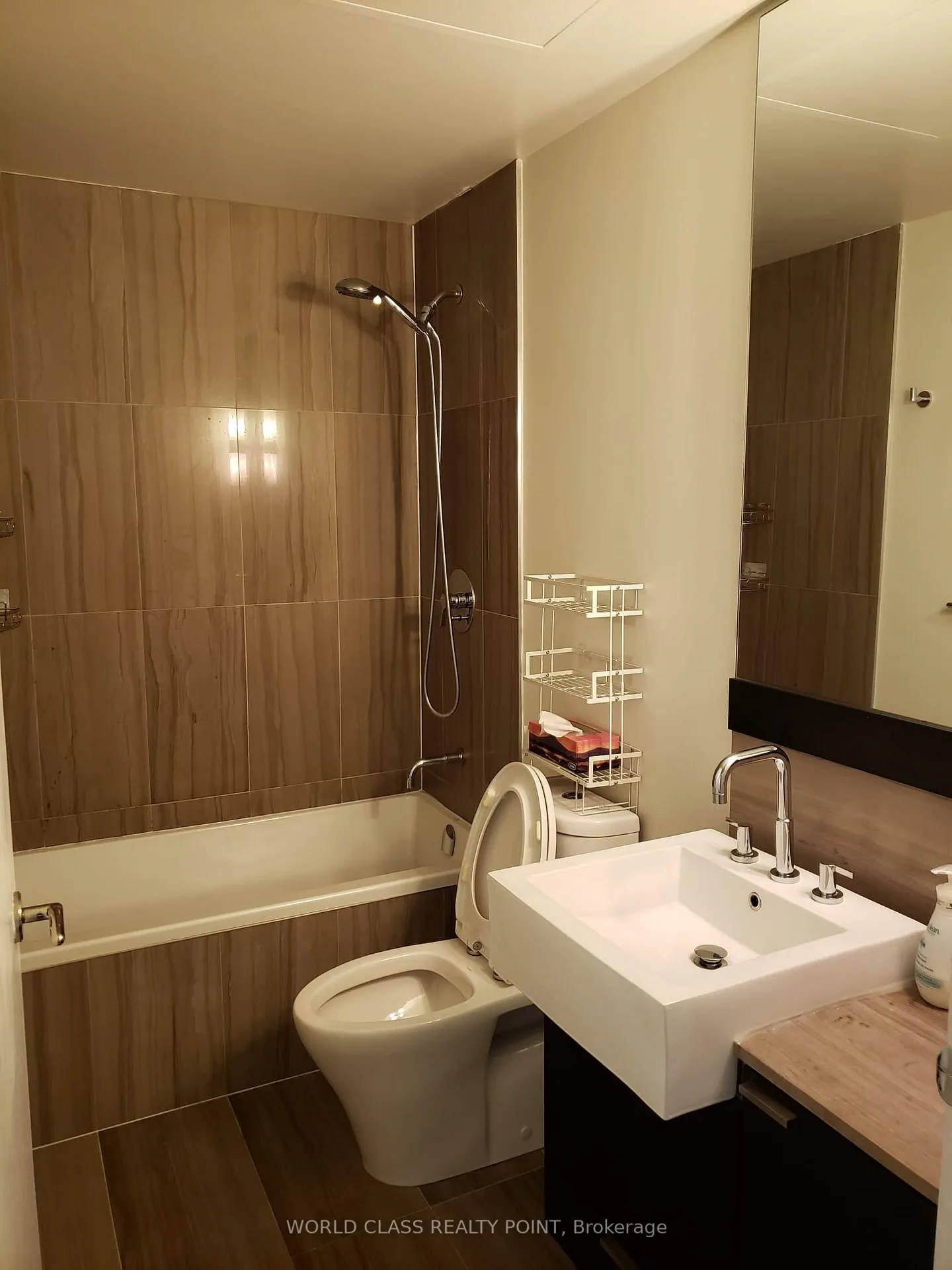 Photo 7 of Unit 2411, 88 Blue Jays Way, Toronto, Waterfront Communities — HOMEH