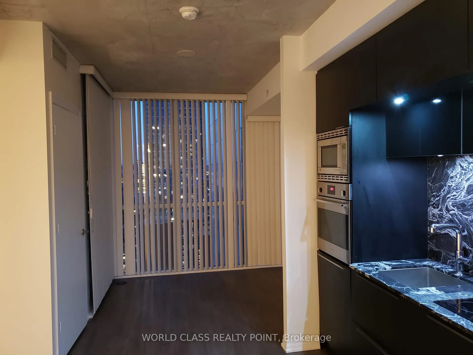 Photo 10 of Unit 2411, 88 Blue Jays Way, Toronto, Waterfront Communities — HOMEH