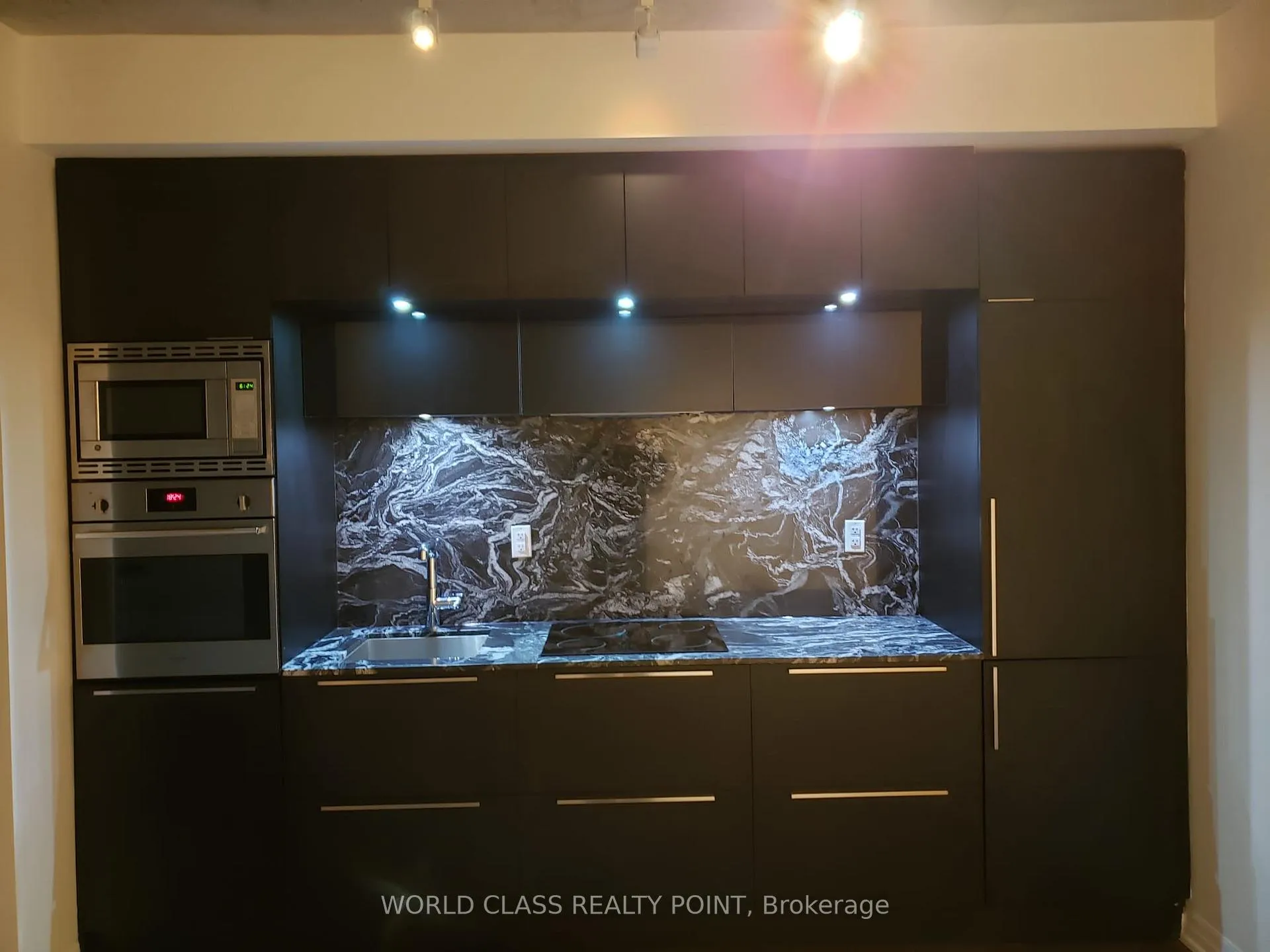 Photo 13 of Unit 2411, 88 Blue Jays Way, Toronto, Waterfront Communities — HOMEH