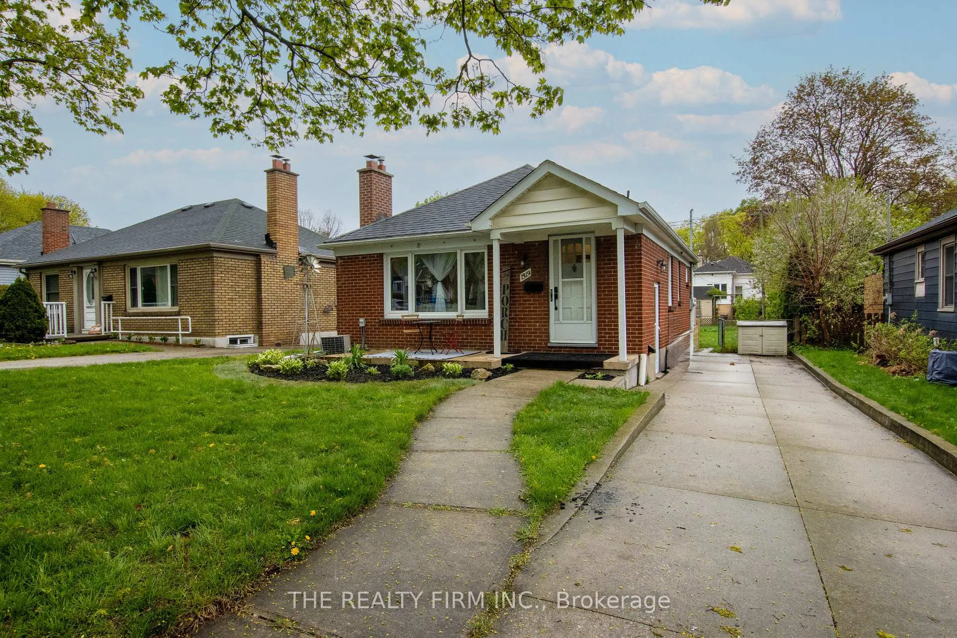 Photo 3 of 1319 Wilton Avenue, London, East N — HOMEH