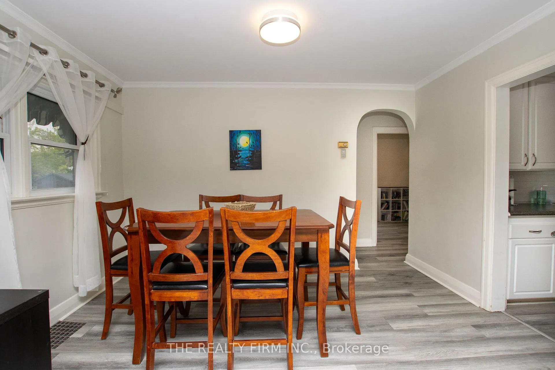 Photo 9 of 1319 Wilton Avenue, London, East N — HOMEH