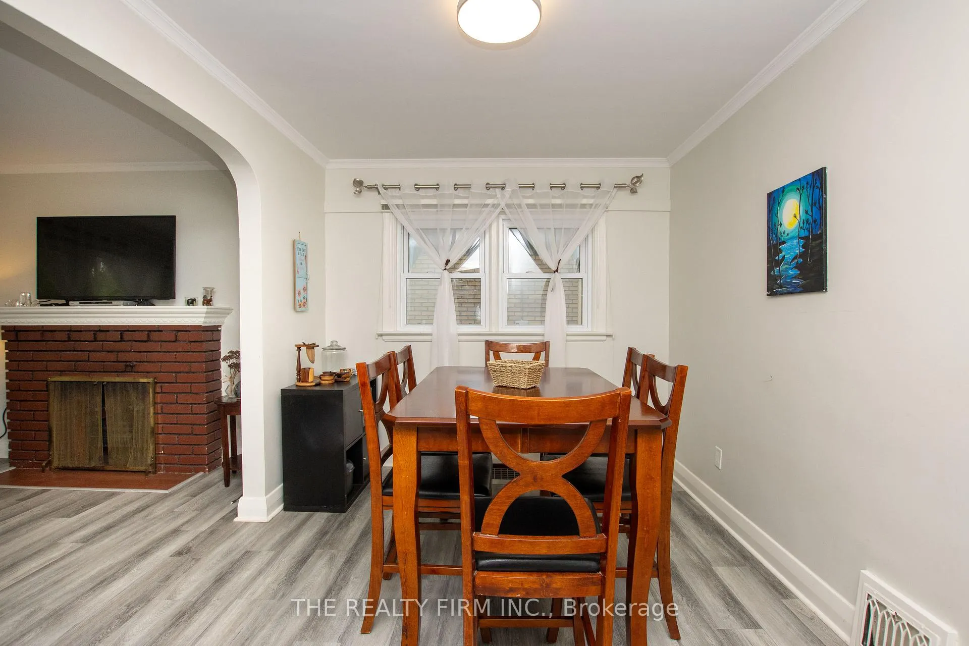 Photo 10 of 1319 Wilton Avenue, London, East N — HOMEH