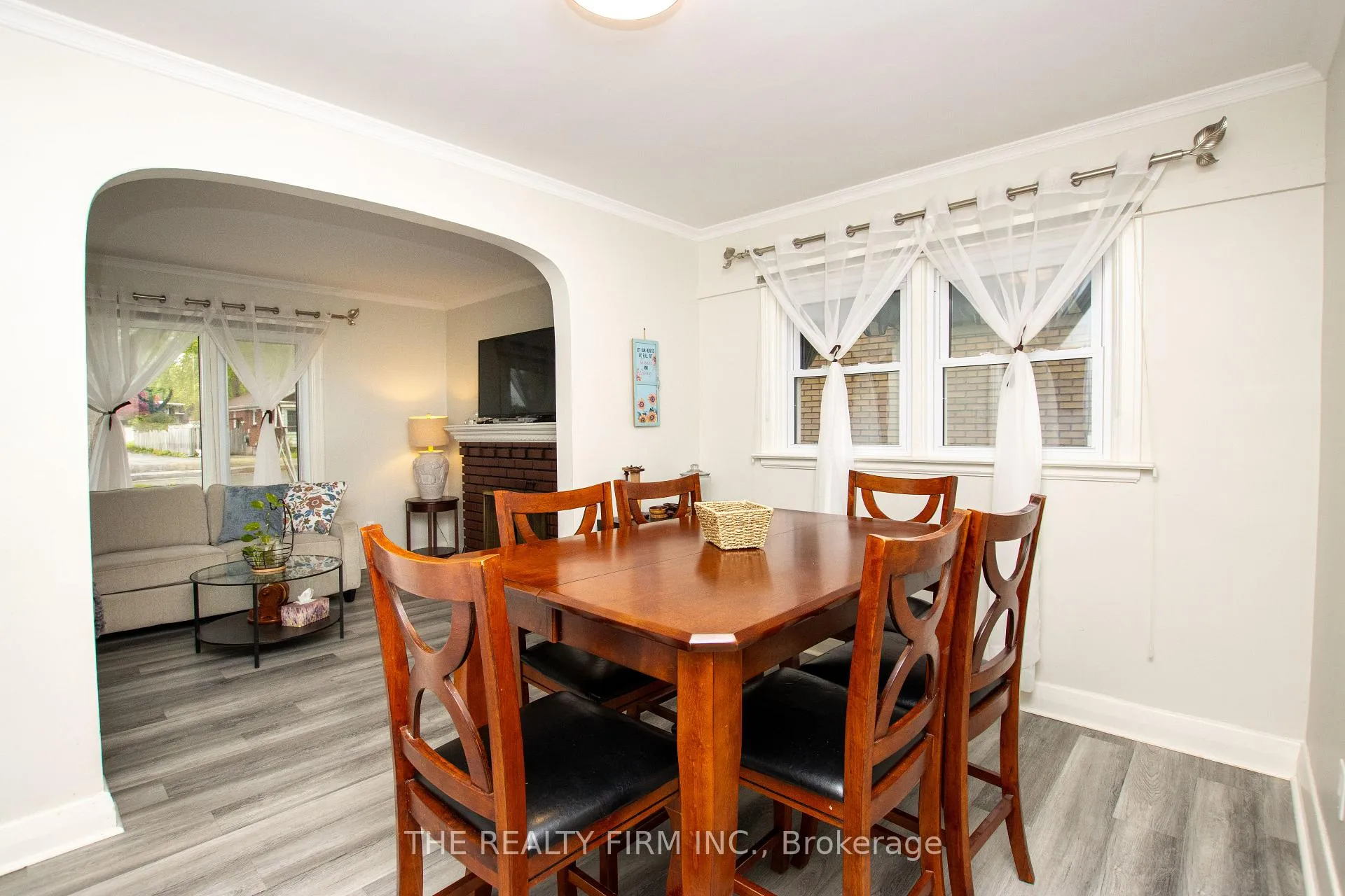 Photo 11 of 1319 Wilton Avenue, London, East N — HOMEH