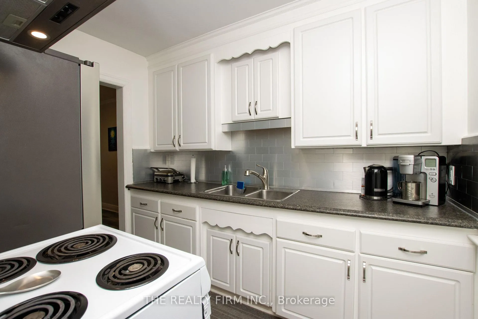 Photo 17 of 1319 Wilton Avenue, London, East N — HOMEH