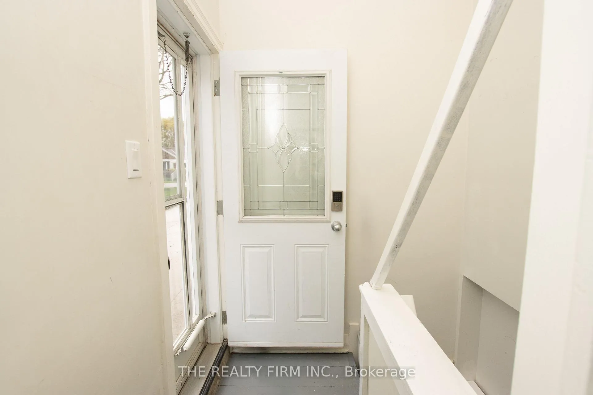 Photo 23 of 1319 Wilton Avenue, London, East N — HOMEH