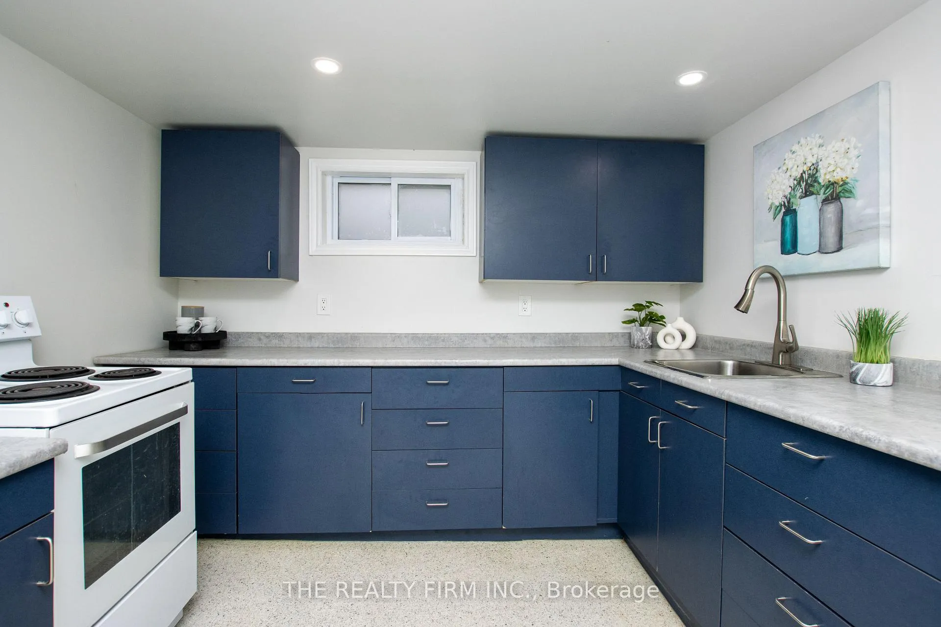Photo 35 of 1319 Wilton Avenue, London, East N — HOMEH