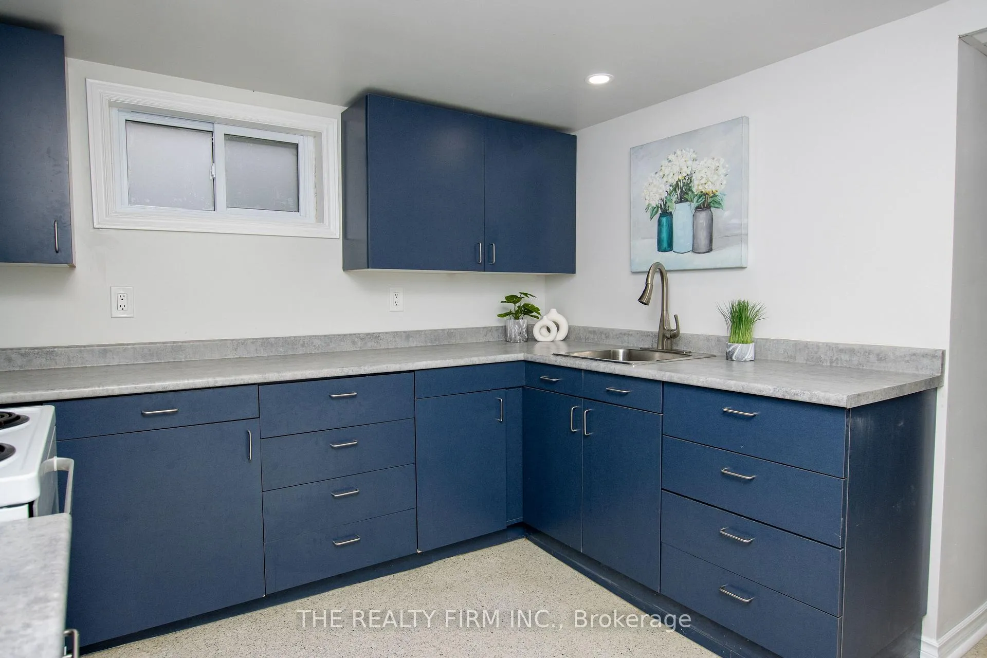 Photo 37 of 1319 Wilton Avenue, London, East N — HOMEH