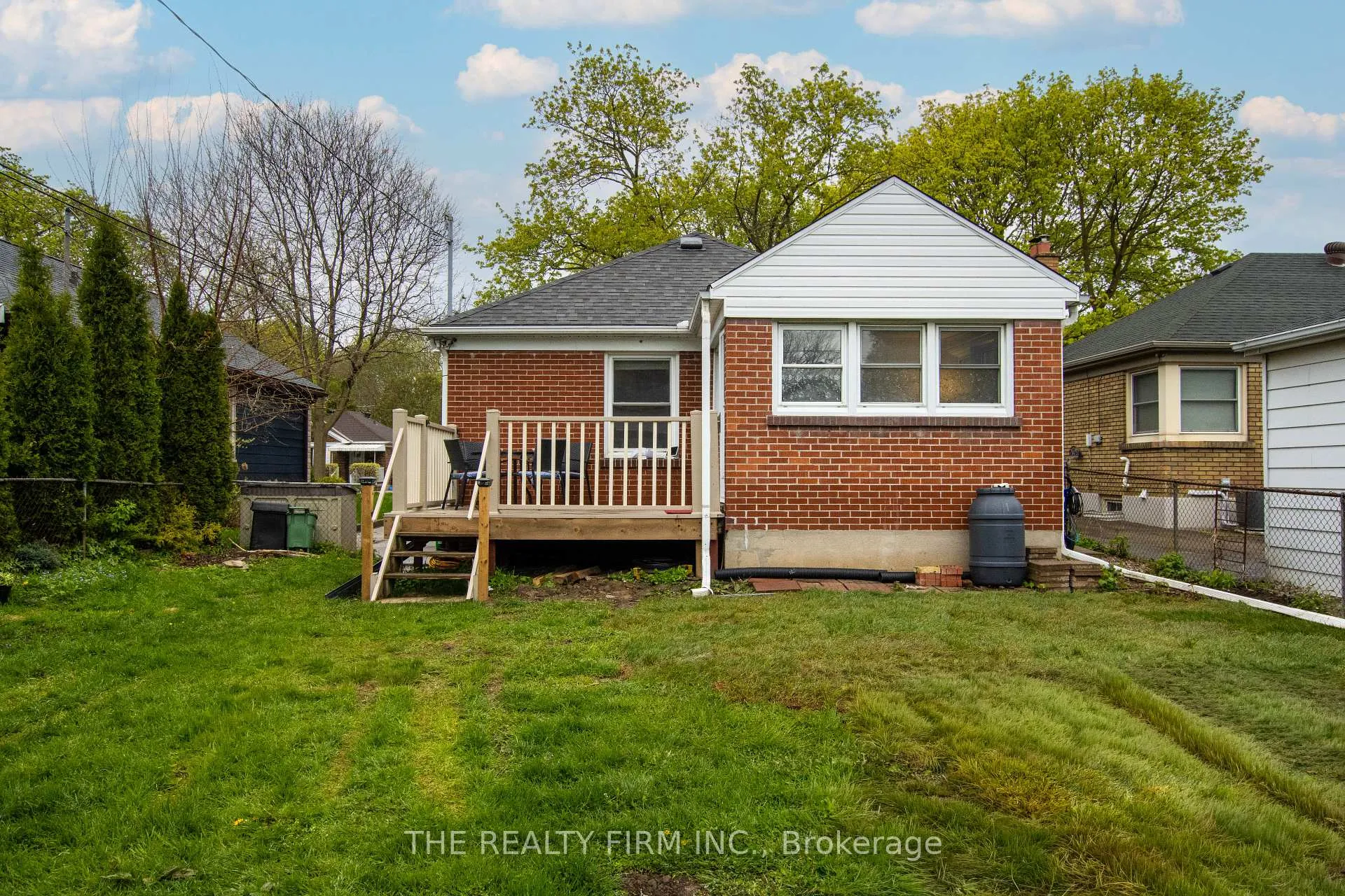 Photo 39 of 1319 Wilton Avenue, London, East N — HOMEH