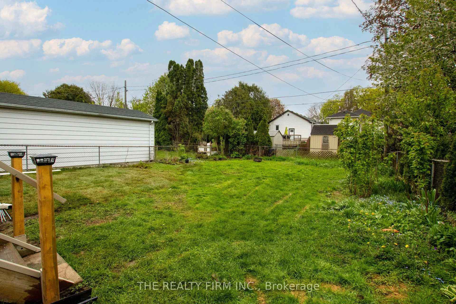 Photo 42 of 1319 Wilton Avenue, London, East N — HOMEH