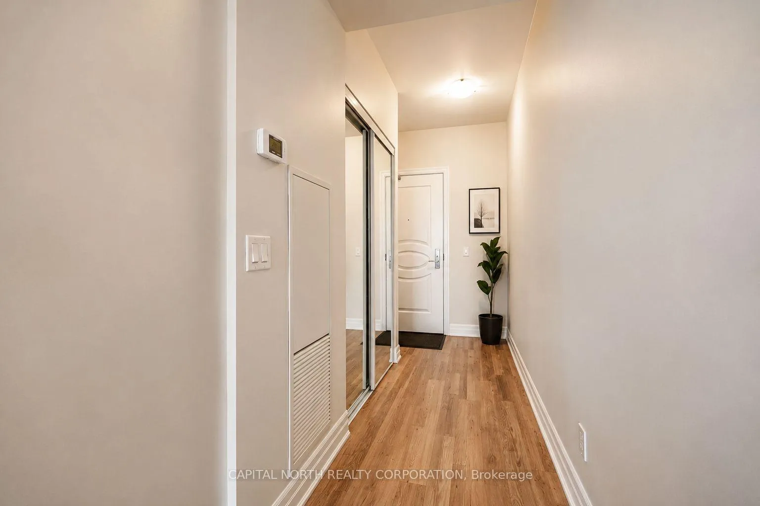 Photo 5 of Unit 1006, 9075 Jane Street, Vaughan, Concord — HOMEH