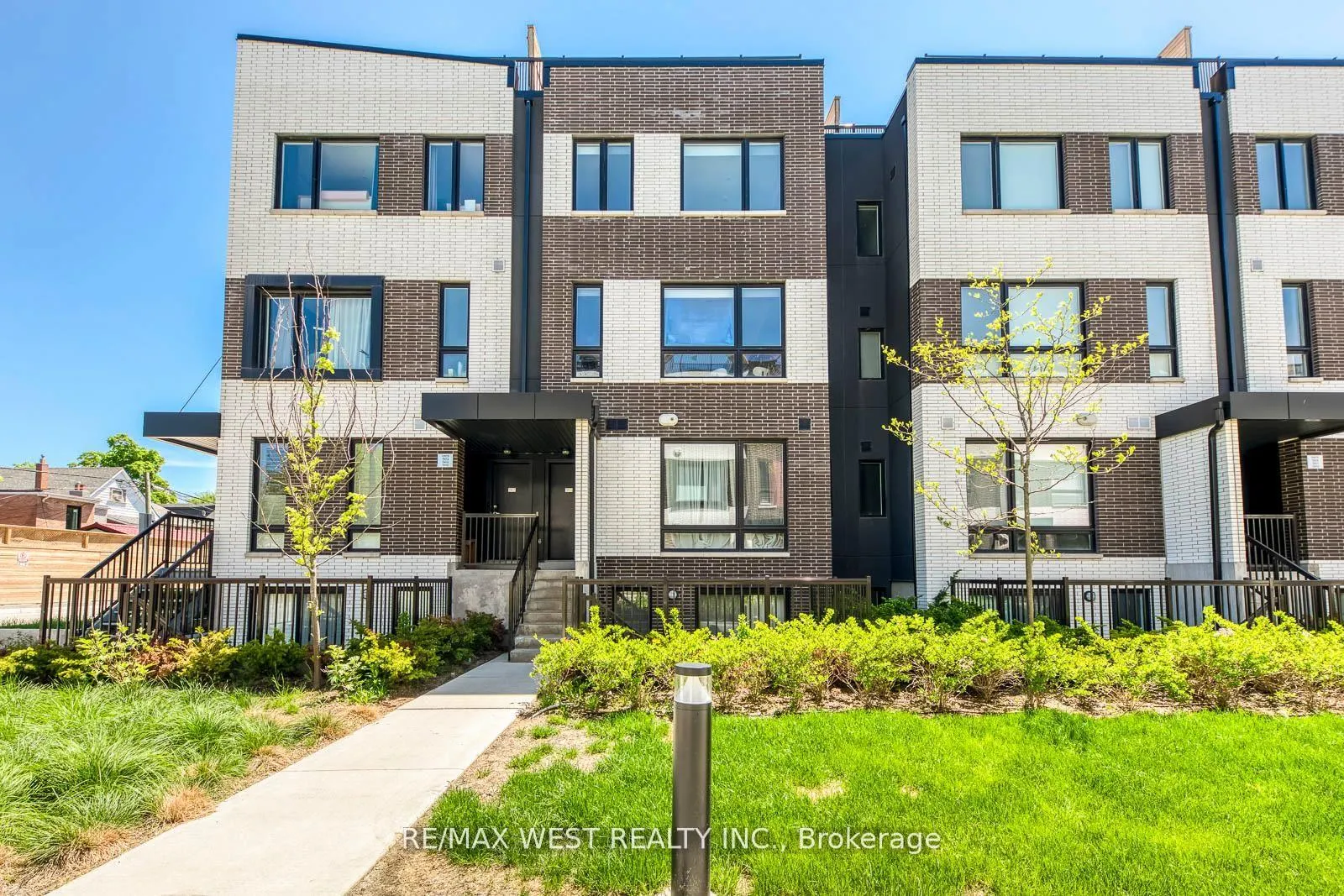 Front of Unit 14, 30 Ed Clark Gardens Boulevard