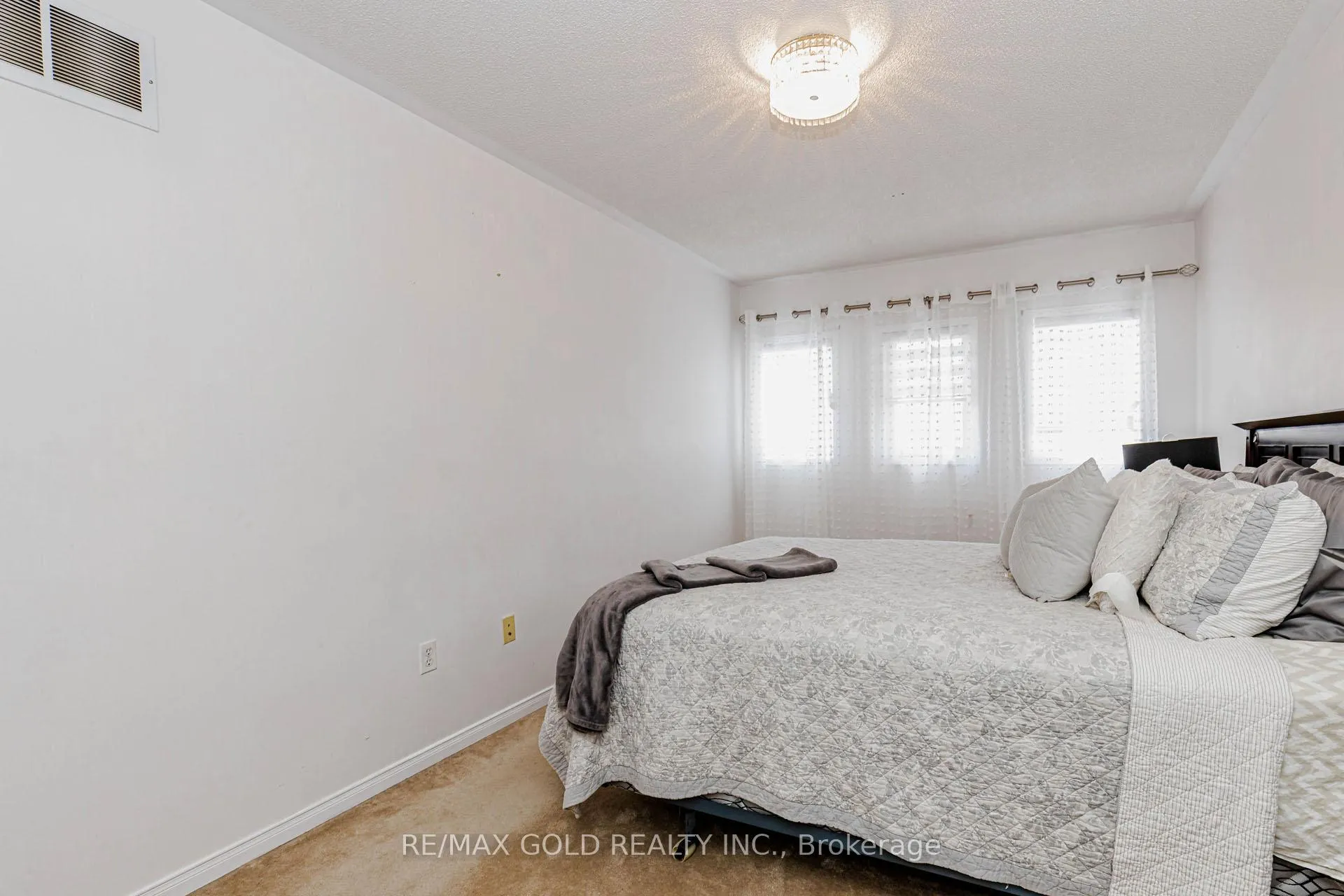 Photo 25 of 118 Albright Road, Brampton, Fletcher's Creek Village — HOMEH
