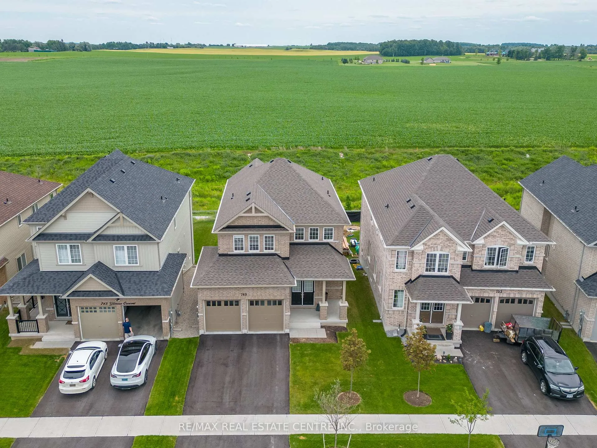 Photo 2 of 749 Gilmour Crescent, Shelburne — HOMEH