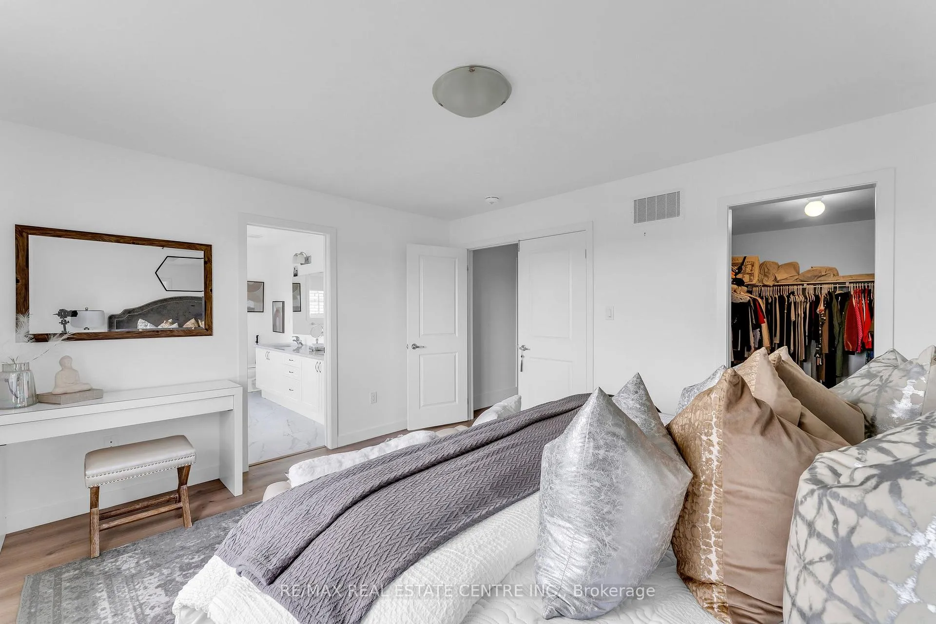 Photo 17 of 749 Gilmour Crescent, Shelburne — HOMEH