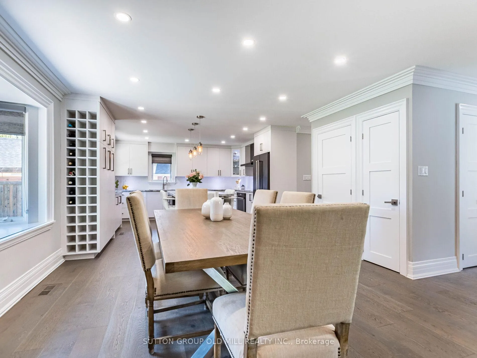 Photo 9 of 37 Suburban Drive, Mississauga, Streetsville — HOMEH