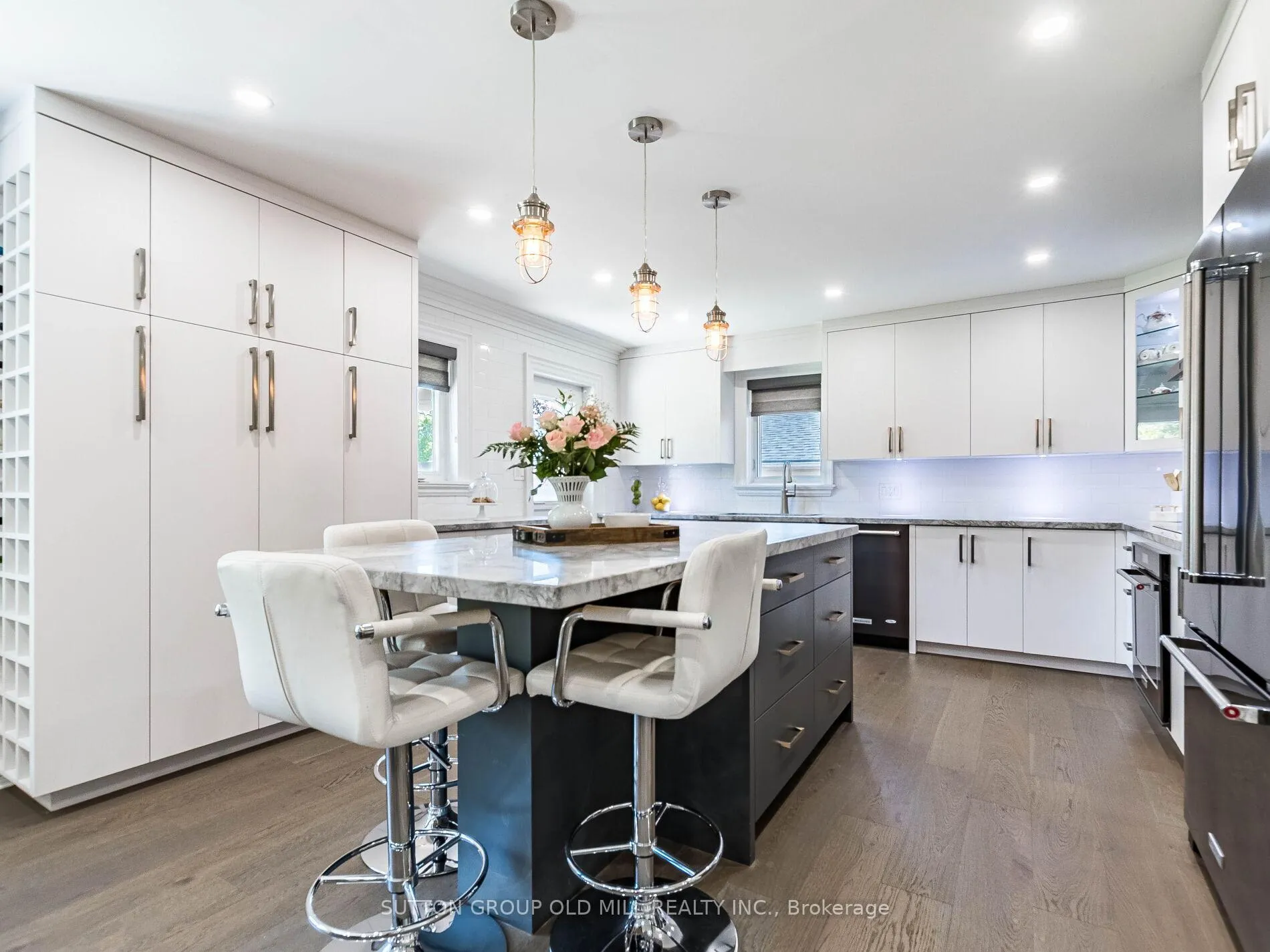 Photo 10 of 37 Suburban Drive, Mississauga, Streetsville — HOMEH