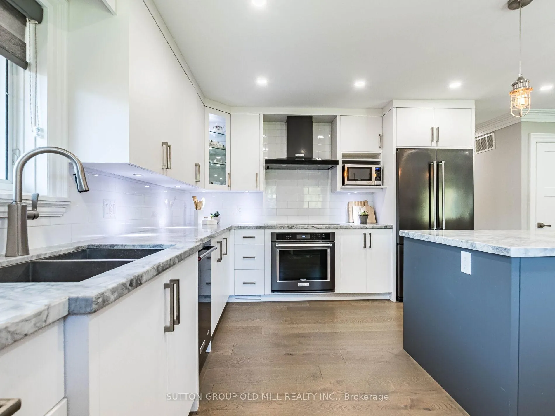 Photo 13 of 37 Suburban Drive, Mississauga, Streetsville — HOMEH