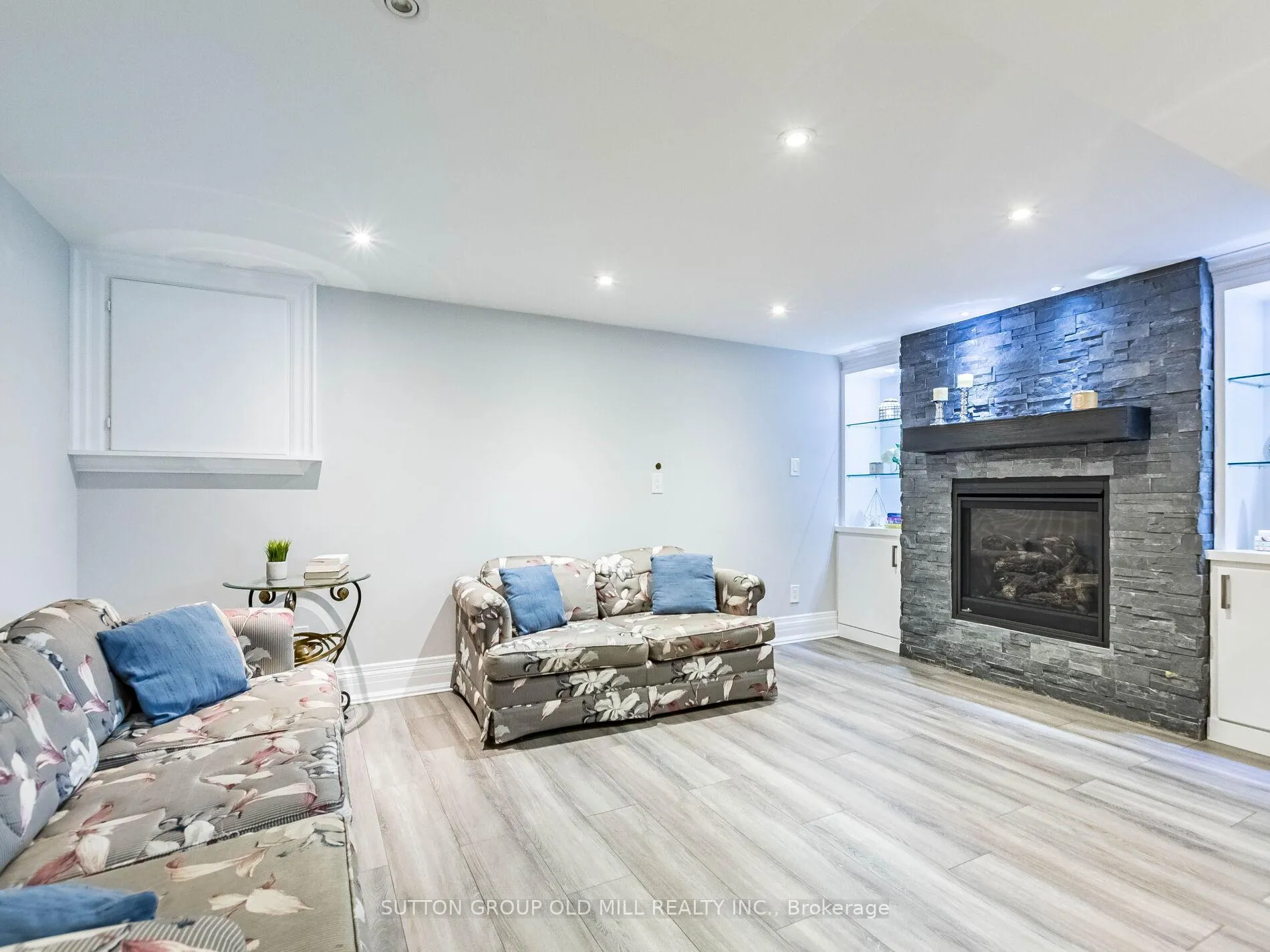 Photo 25 of 37 Suburban Drive, Mississauga, Streetsville — HOMEH
