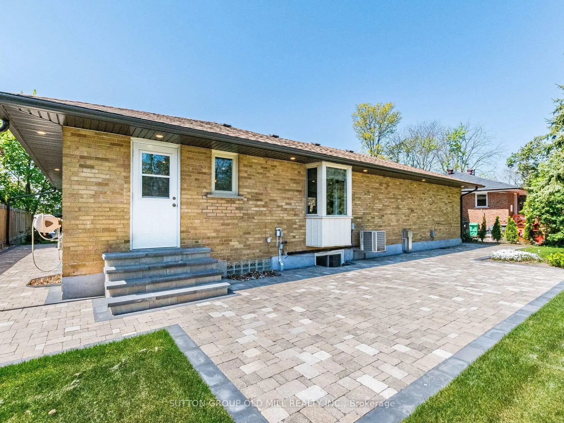 Photo 38 of 37 Suburban Drive, Mississauga, Streetsville — HOMEH
