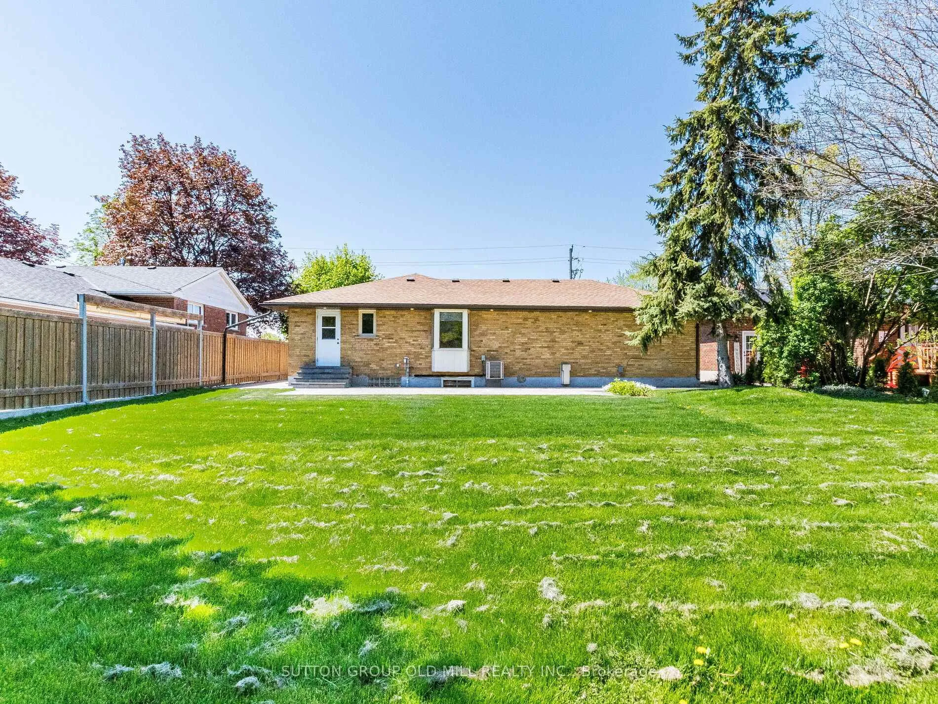 Photo 40 of 37 Suburban Drive, Mississauga, Streetsville — HOMEH