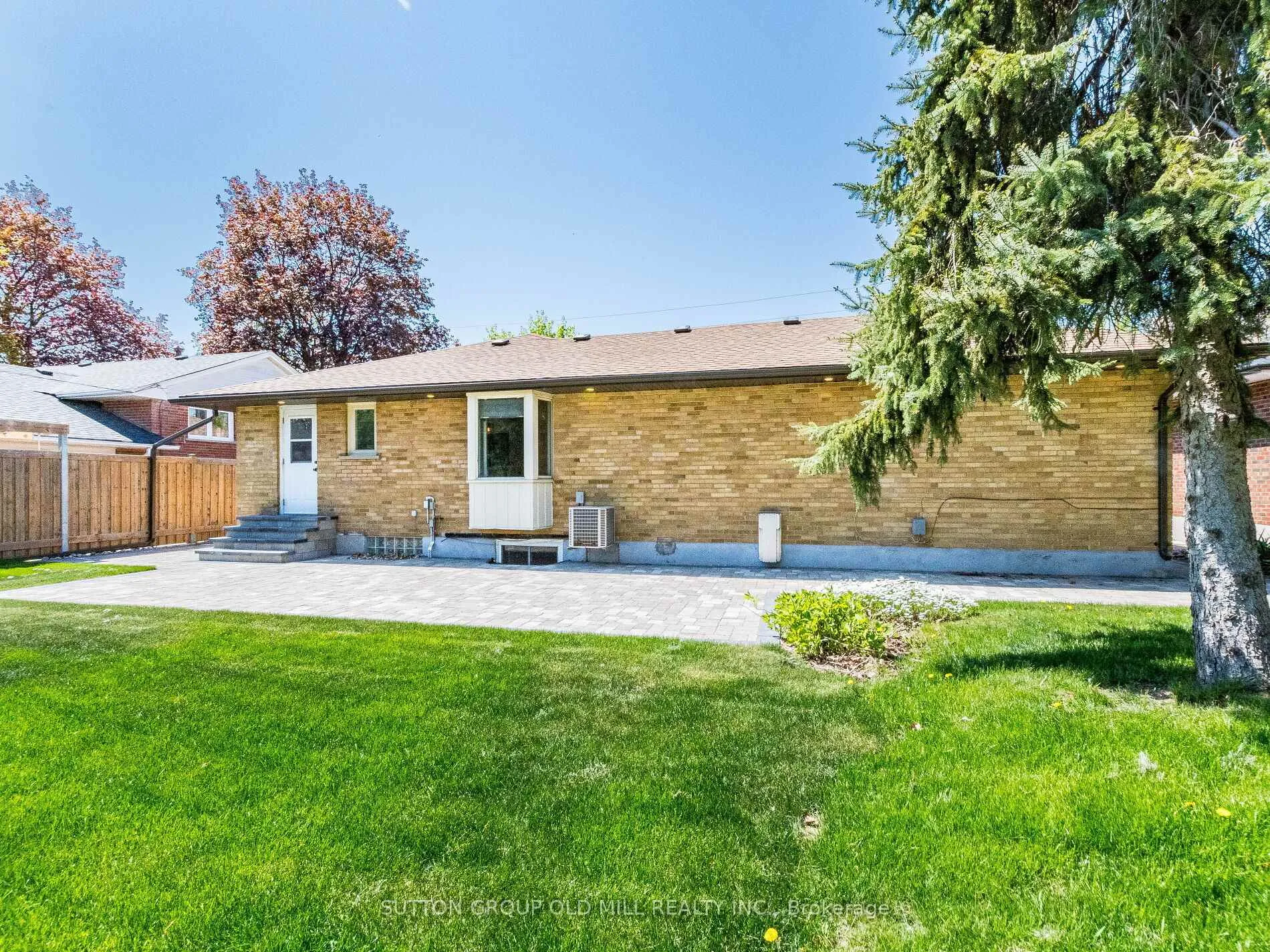 Photo 42 of 37 Suburban Drive, Mississauga, Streetsville — HOMEH