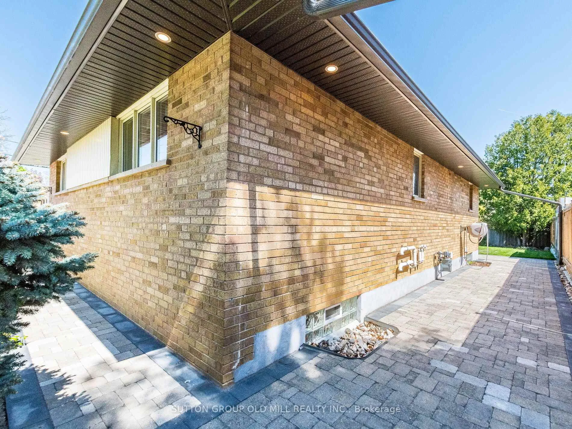 Photo 43 of 37 Suburban Drive, Mississauga, Streetsville — HOMEH
