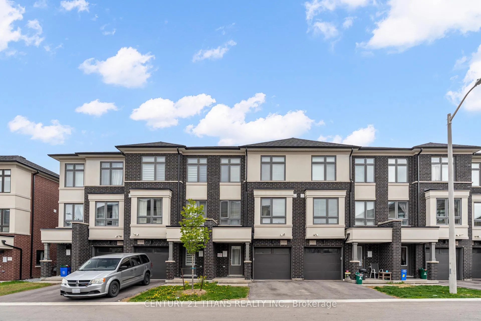 Photo 2 of 1320 Bradenton Path, Oshawa, Eastdale — HOMEH