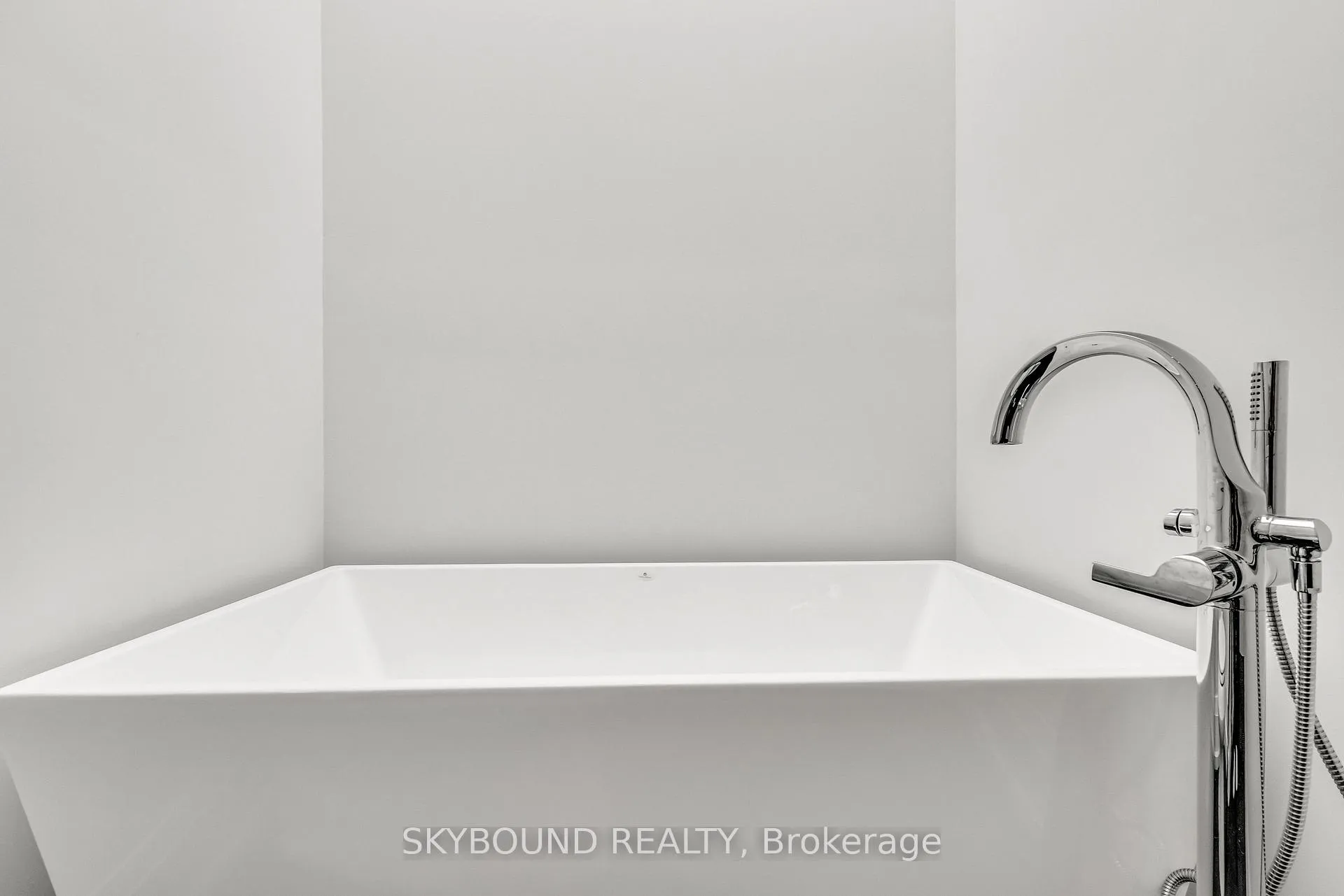 Photo 19 of Unit B, 323 Mortimer Avenue, Toronto, Danforth Village-East York — HOMEH