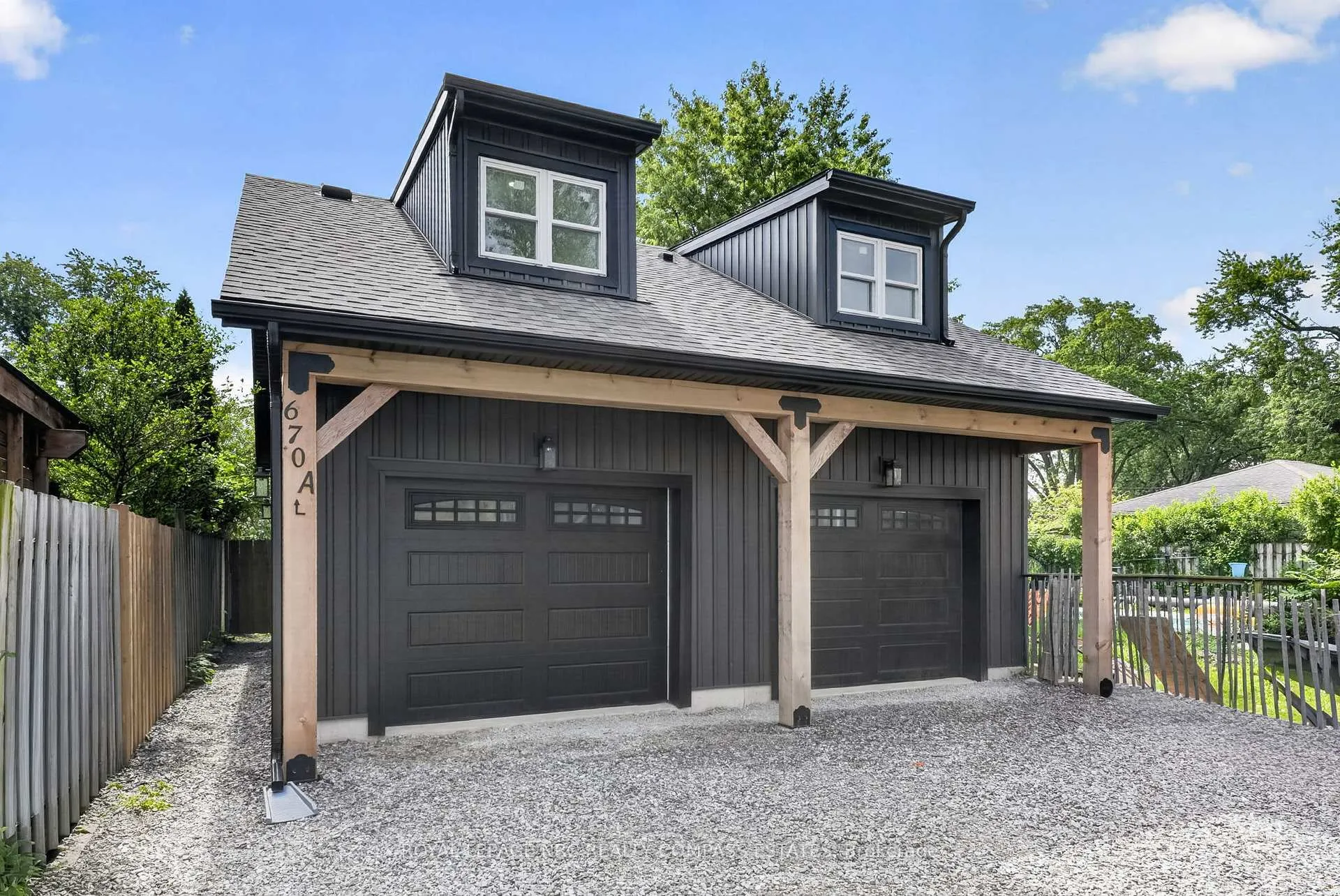 Photo 3 of 670A Niagara Street, St. Catharines, Bunting/Linwell — HOMEH