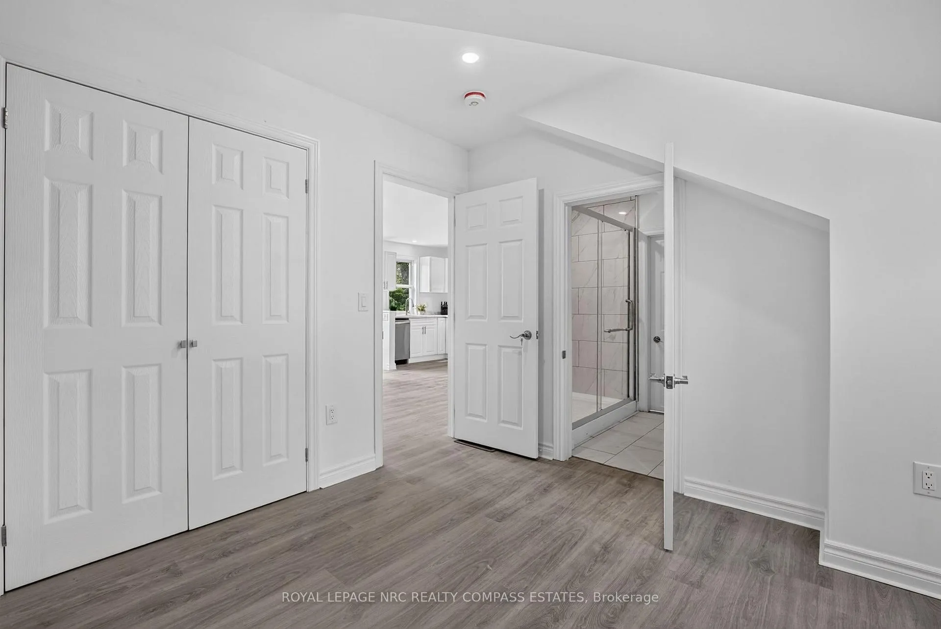 Photo 4 of 670A Niagara Street, St. Catharines, Bunting/Linwell — HOMEH