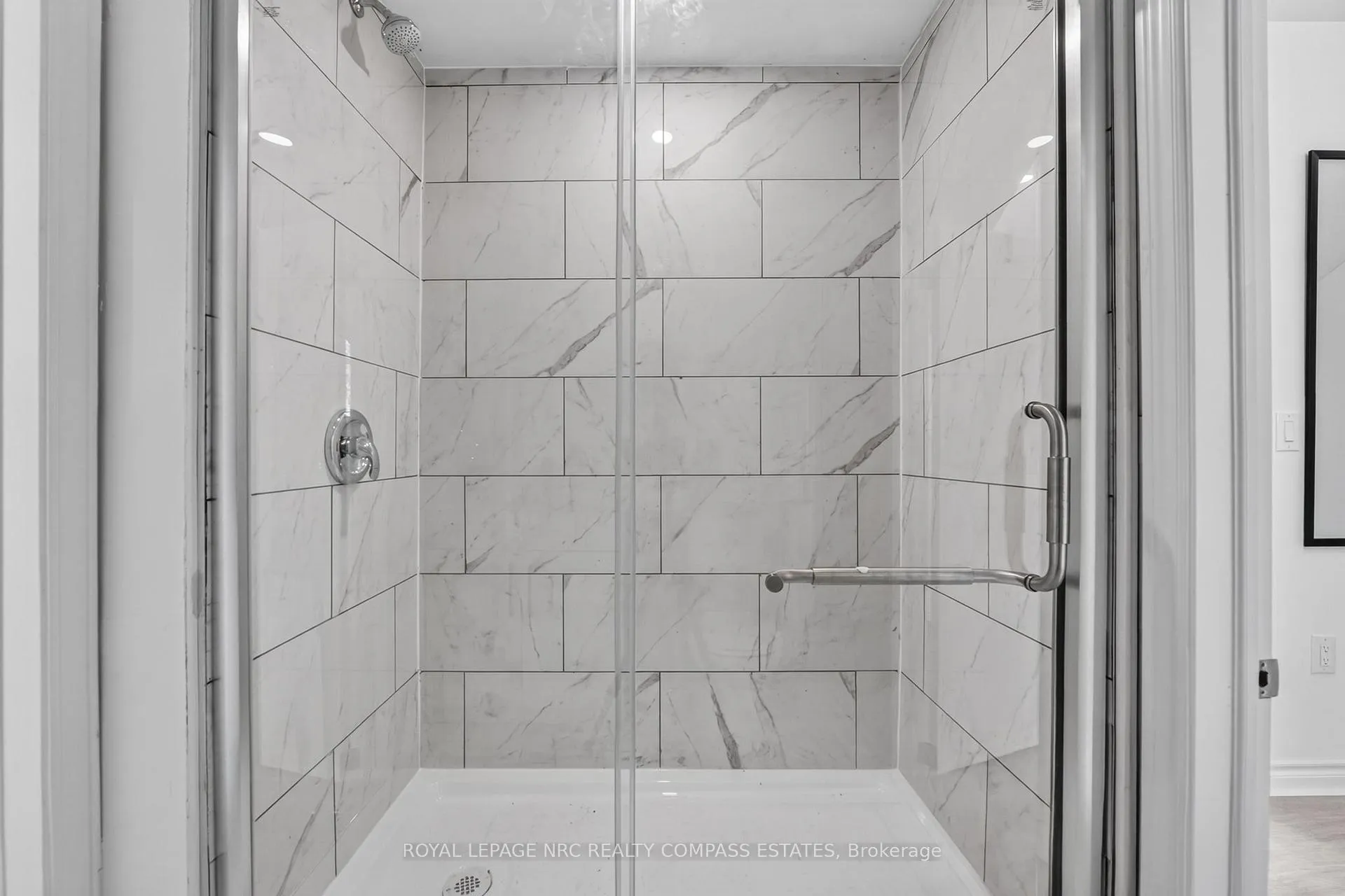Photo 7 of 670A Niagara Street, St. Catharines, Bunting/Linwell — HOMEH