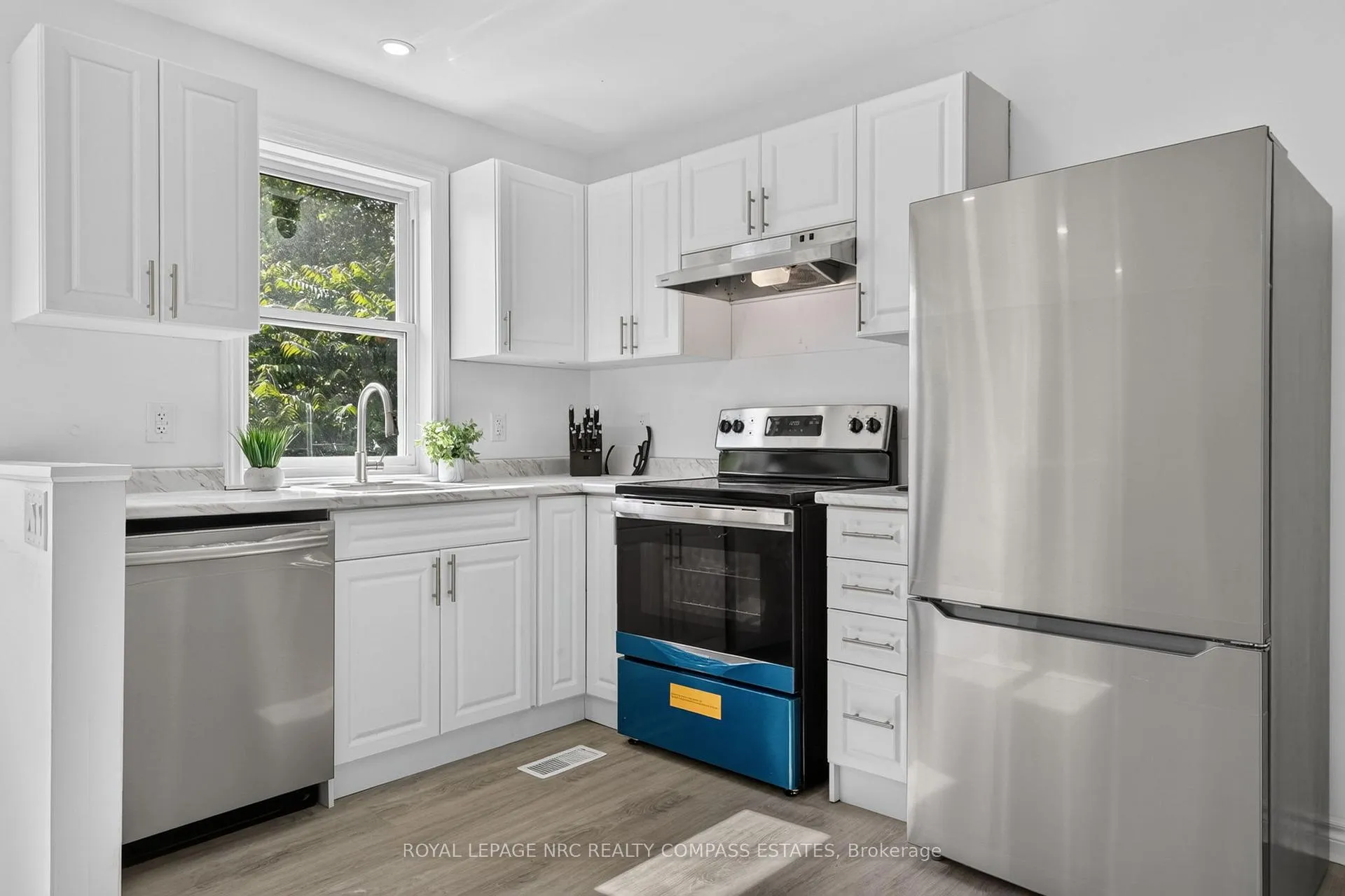 Photo 15 of 670A Niagara Street, St. Catharines, Bunting/Linwell — HOMEH