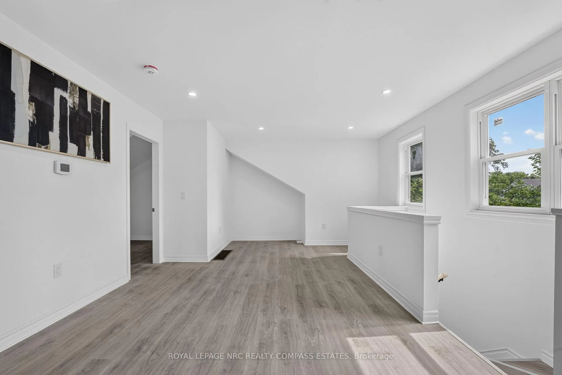 Photo 19 of 670A Niagara Street, St. Catharines, Bunting/Linwell — HOMEH