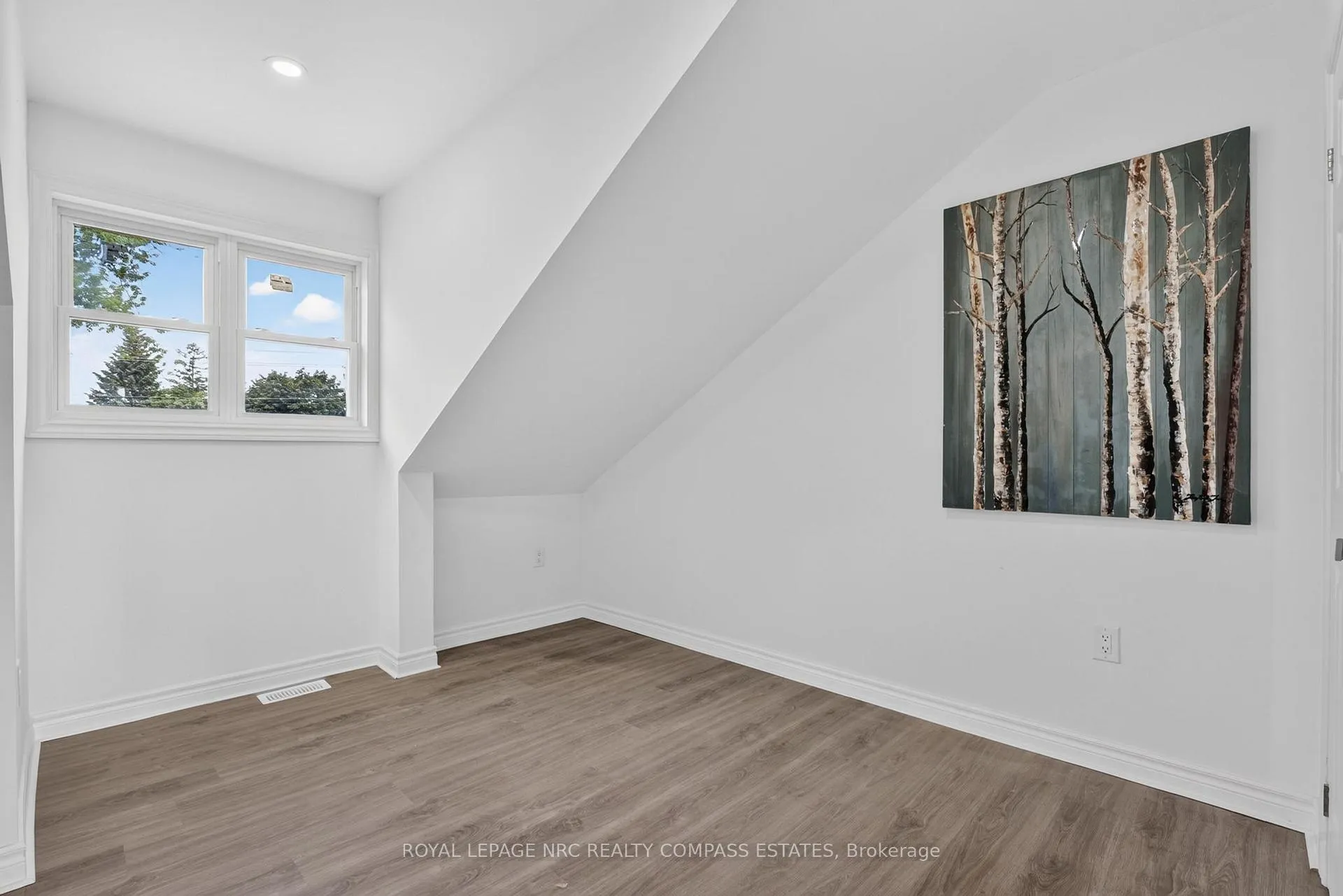 Photo 21 of 670A Niagara Street, St. Catharines, Bunting/Linwell — HOMEH