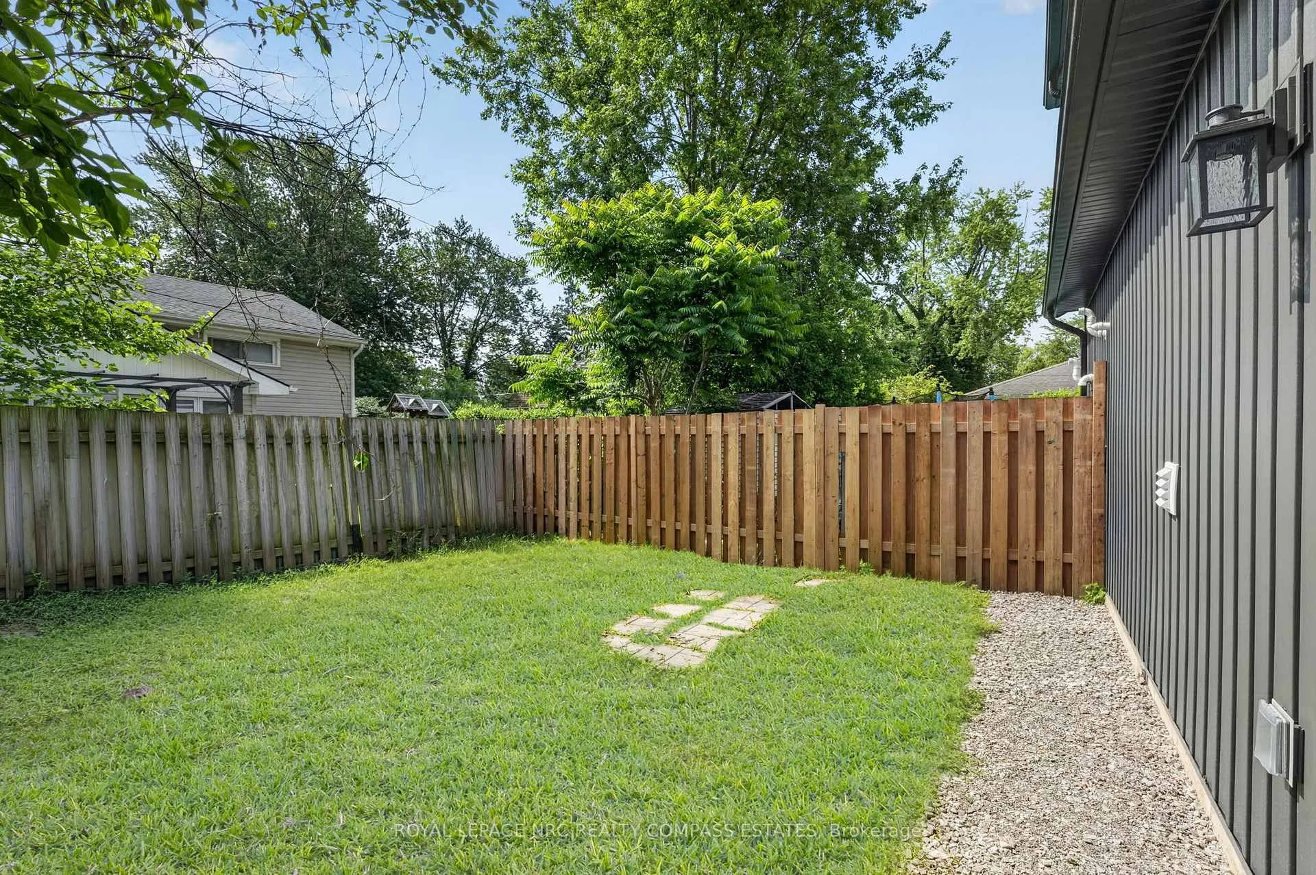 Photo 22 of 670A Niagara Street, St. Catharines, Bunting/Linwell — HOMEH