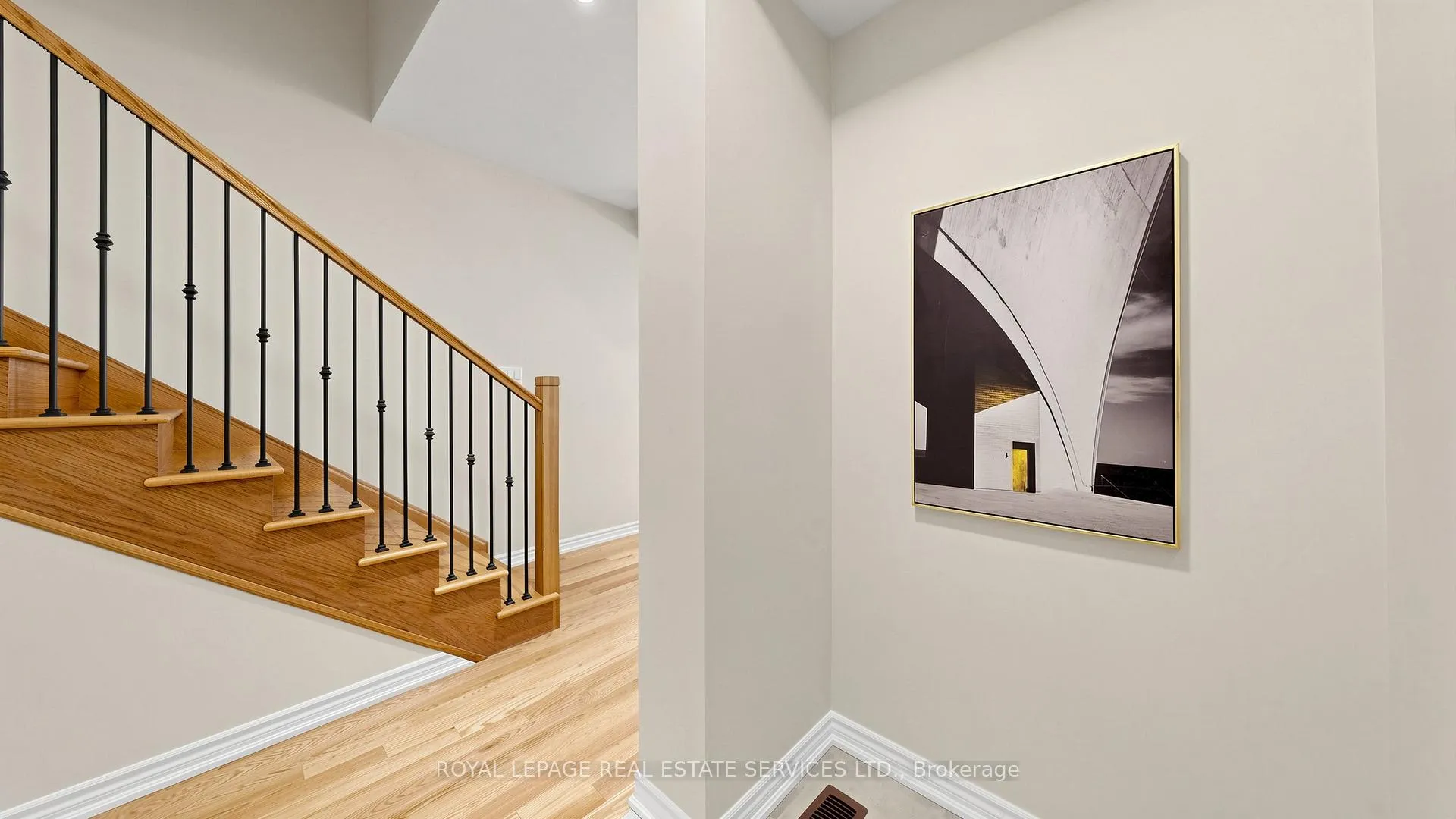 Photo 15 of 1413 Oakmont Common, Burlington, Tyandaga — HOMEH