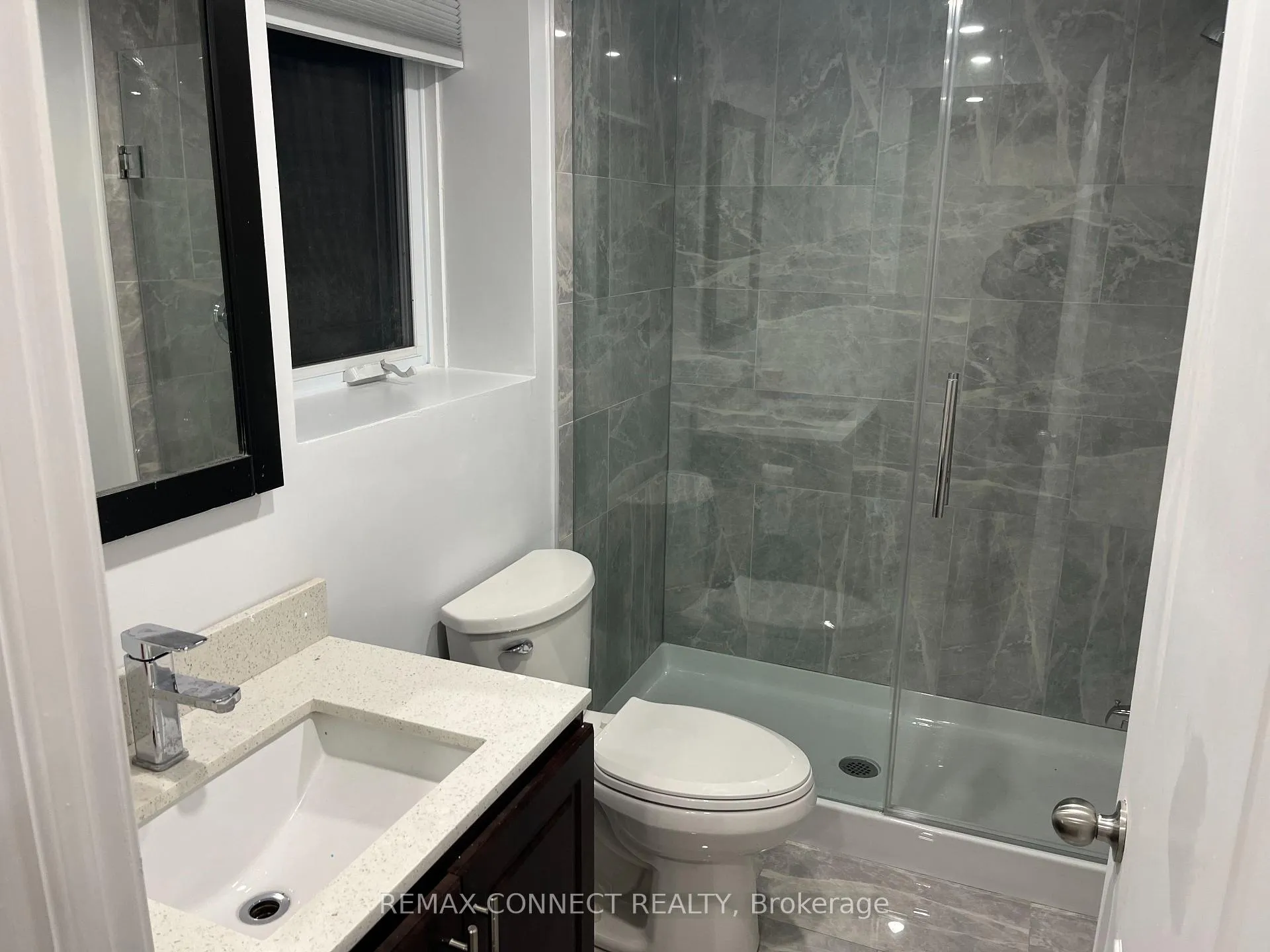 Photo 2 of Unit Lower, 1394 Largo Crescent, Oshawa, Samac — HOMEH