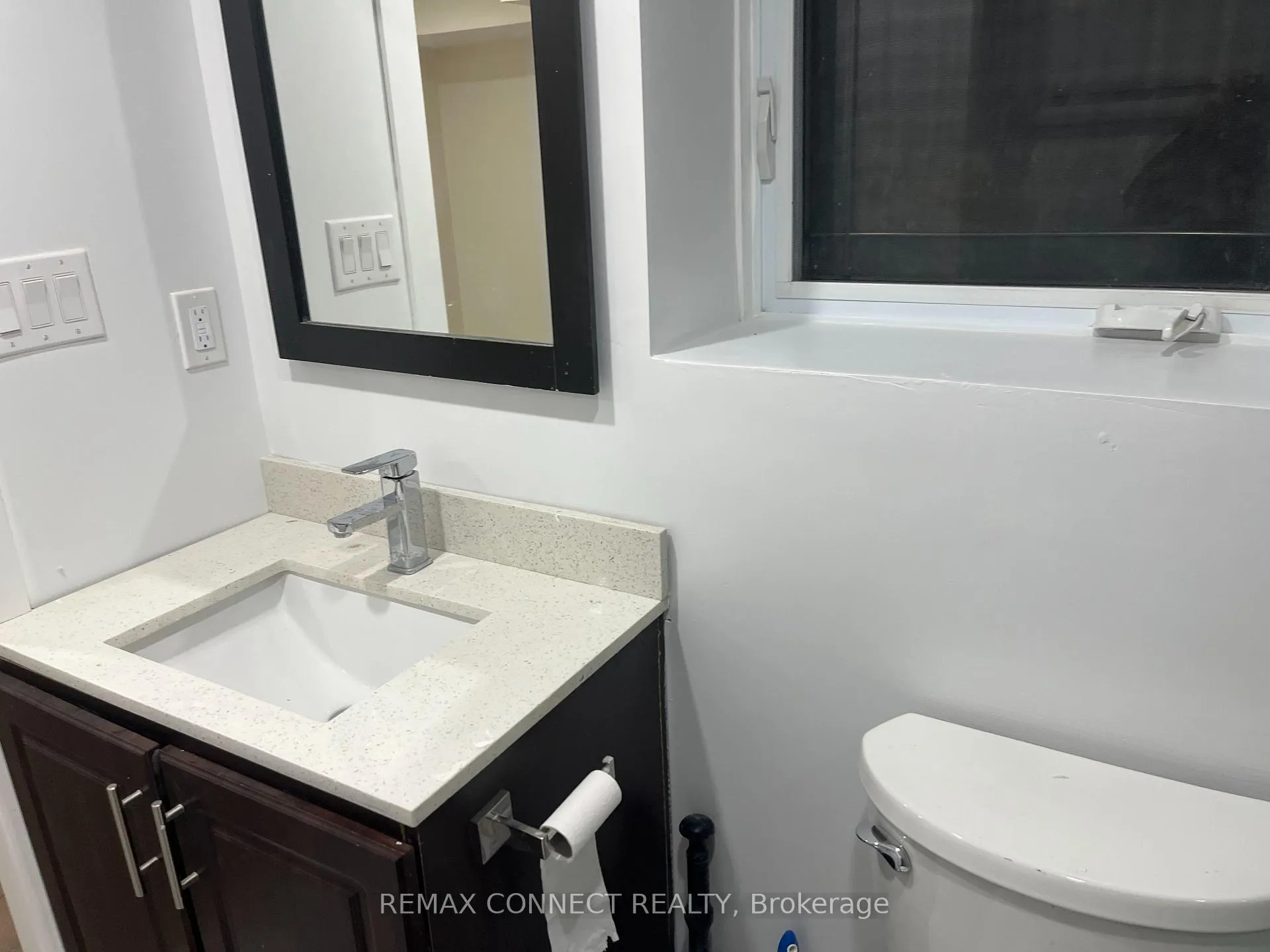 Photo 4 of Unit Lower, 1394 Largo Crescent, Oshawa, Samac — HOMEH