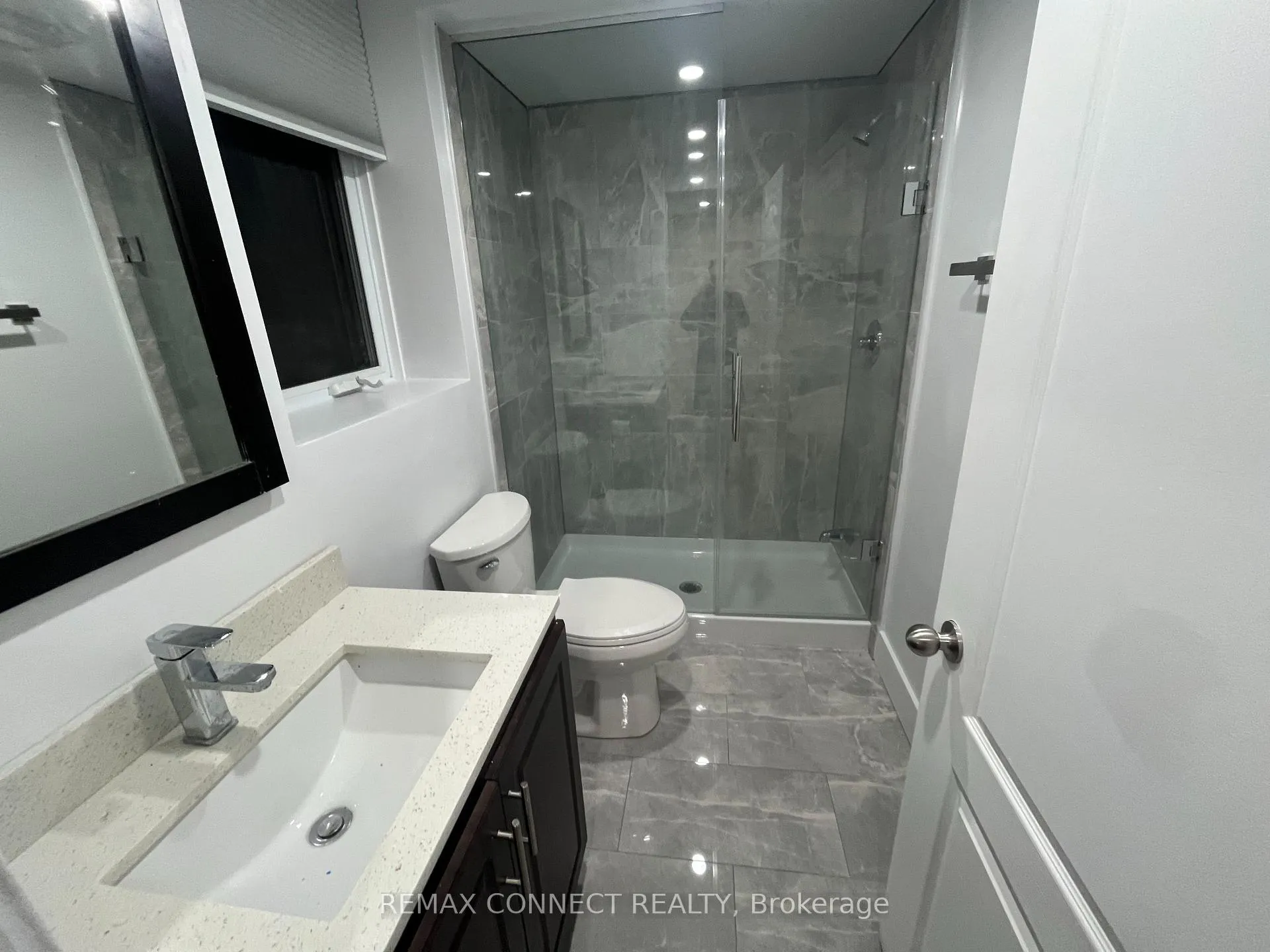 Photo 6 of Unit Lower, 1394 Largo Crescent, Oshawa, Samac — HOMEH