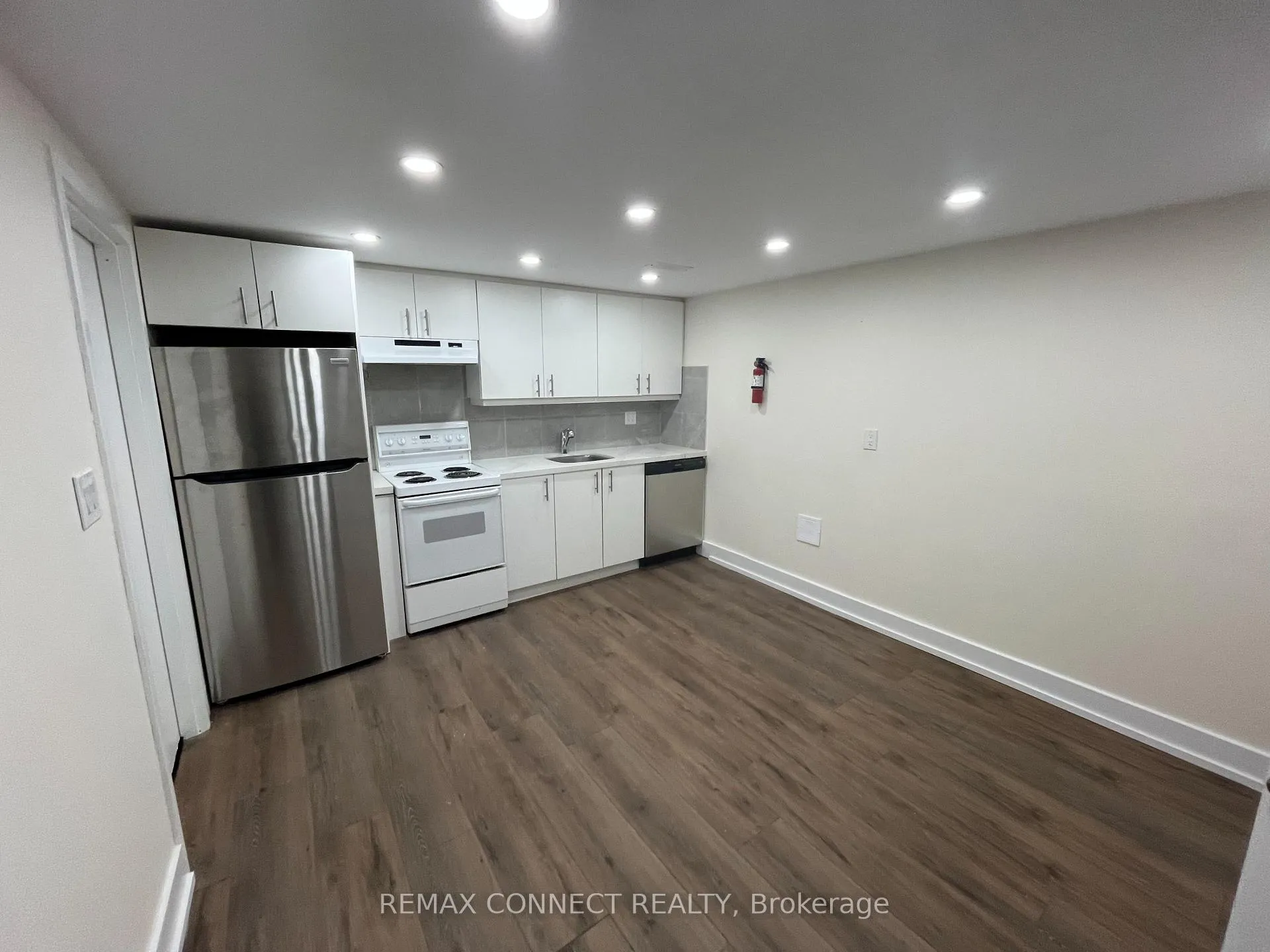 Photo 11 of Unit Lower, 1394 Largo Crescent, Oshawa, Samac — HOMEH
