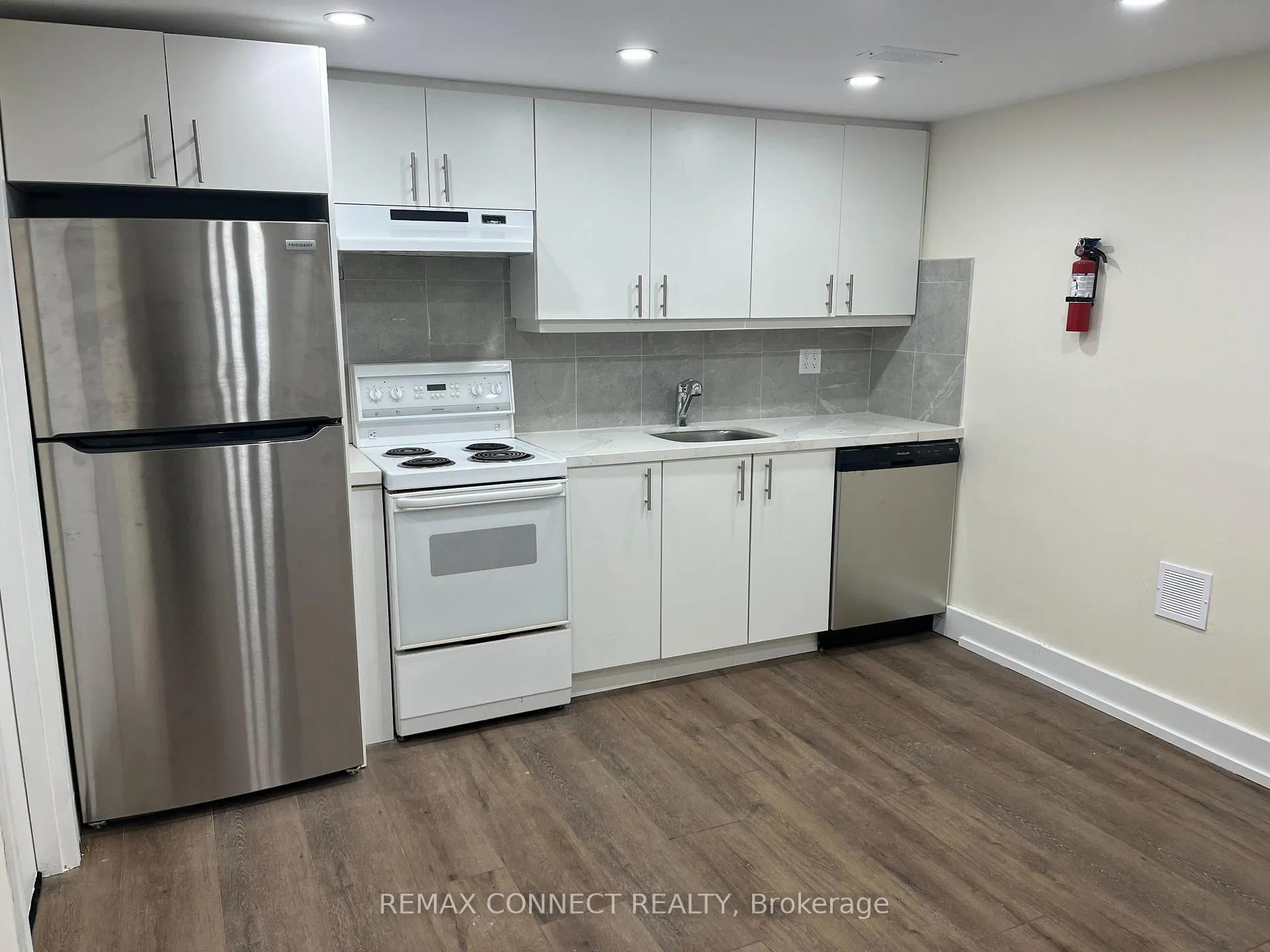Photo 12 of Unit Lower, 1394 Largo Crescent, Oshawa, Samac — HOMEH