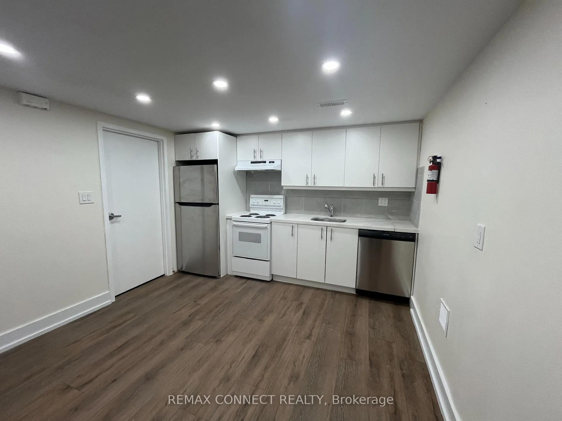 Photo 15 of Unit Lower, 1394 Largo Crescent, Oshawa, Samac — HOMEH