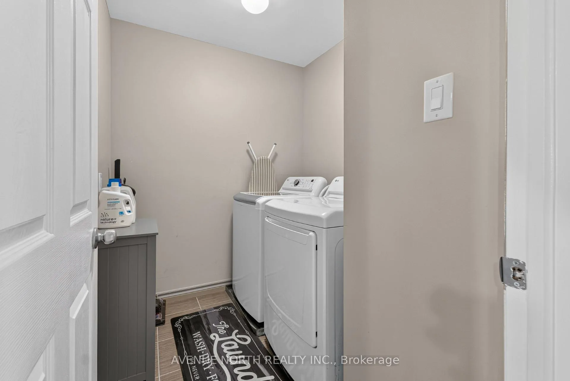 Photo 19 of 519 Rouncey Road, Ottawa, Kanata - Emerald Meadows/Trailwest — HOMEH