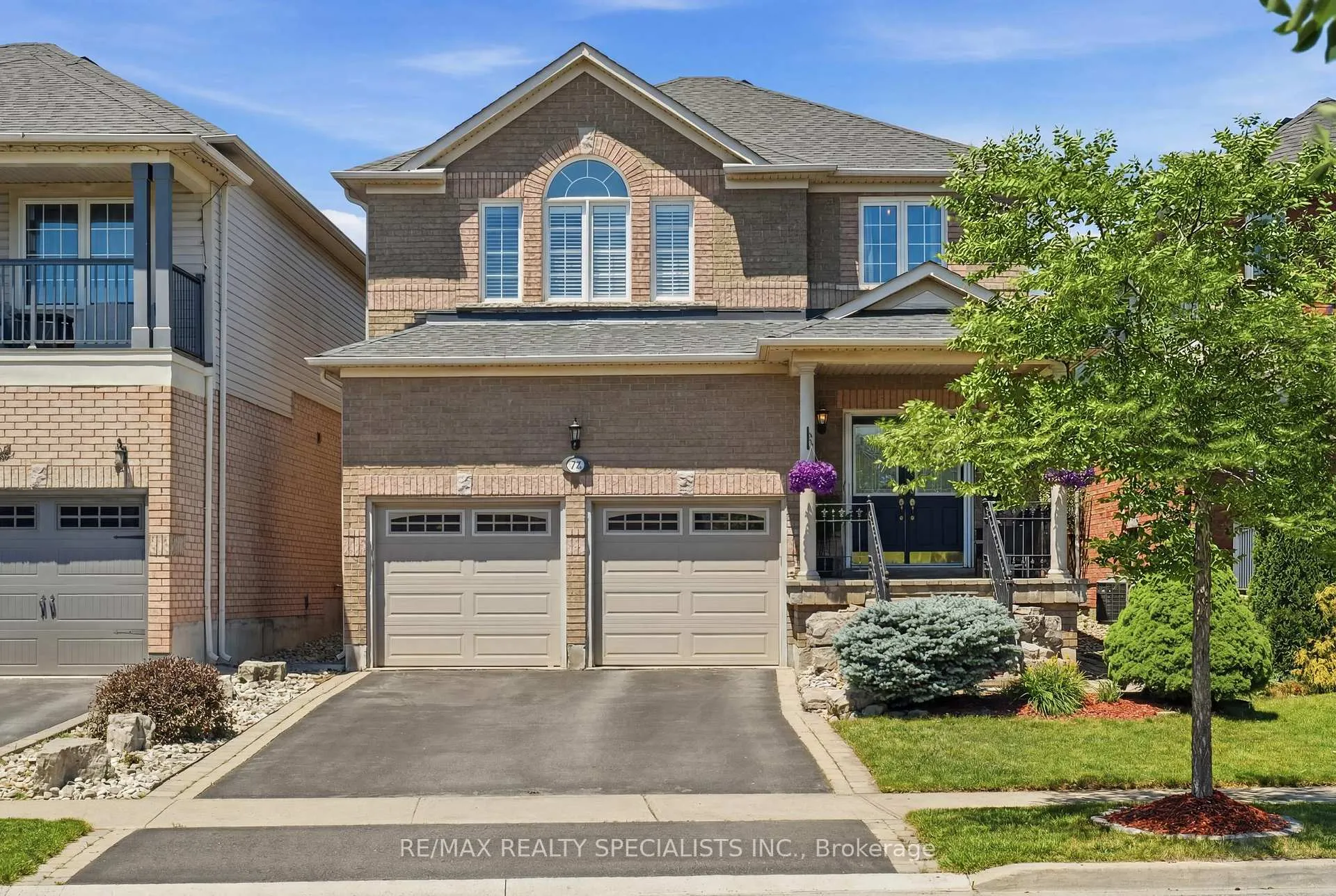 Photo 2 of 212 Ellis Crescent, Milton, Dempsey — HOMEH