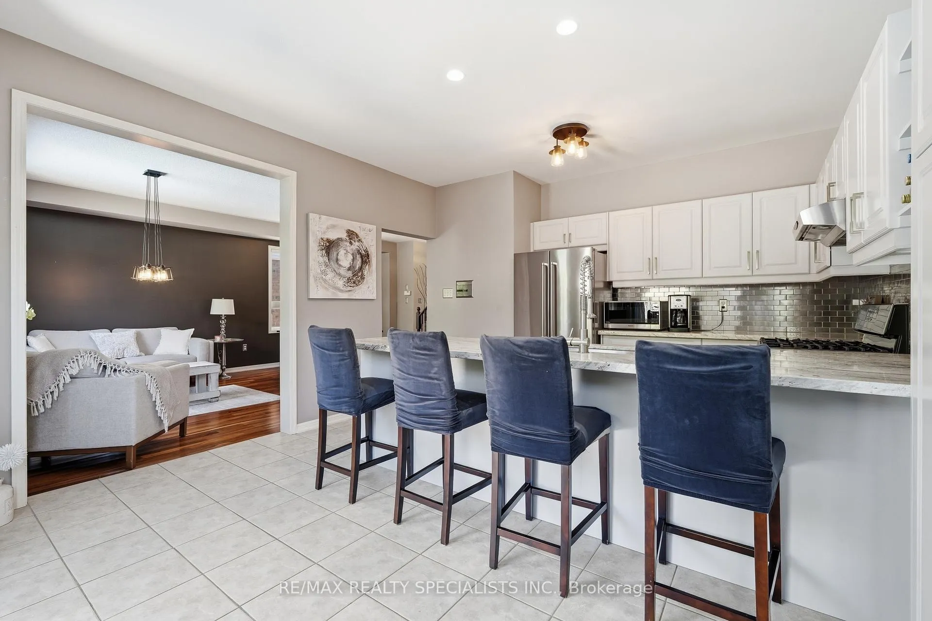 Photo 11 of 212 Ellis Crescent, Milton, Dempsey — HOMEH