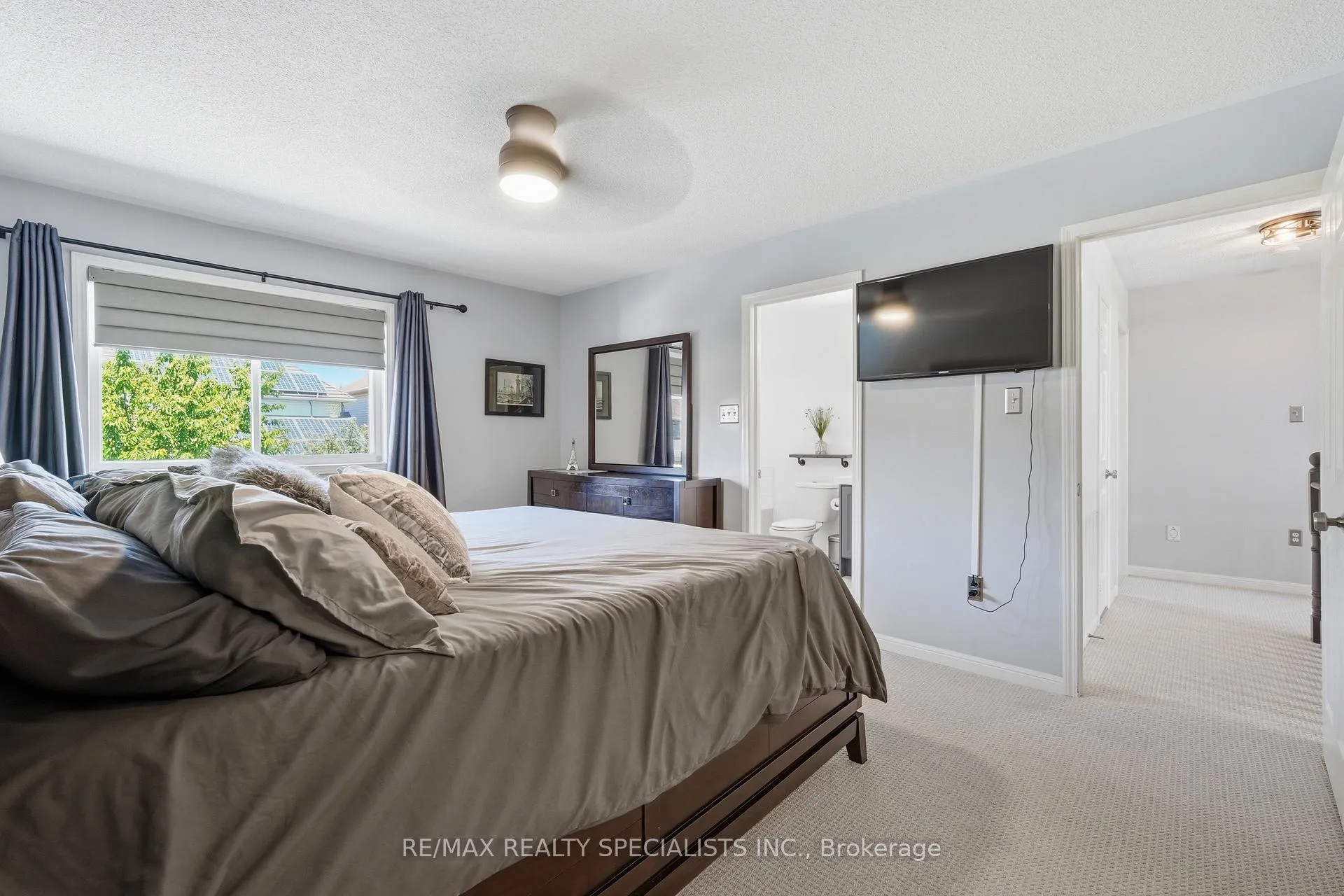 Photo 19 of 212 Ellis Crescent, Milton, Dempsey — HOMEH