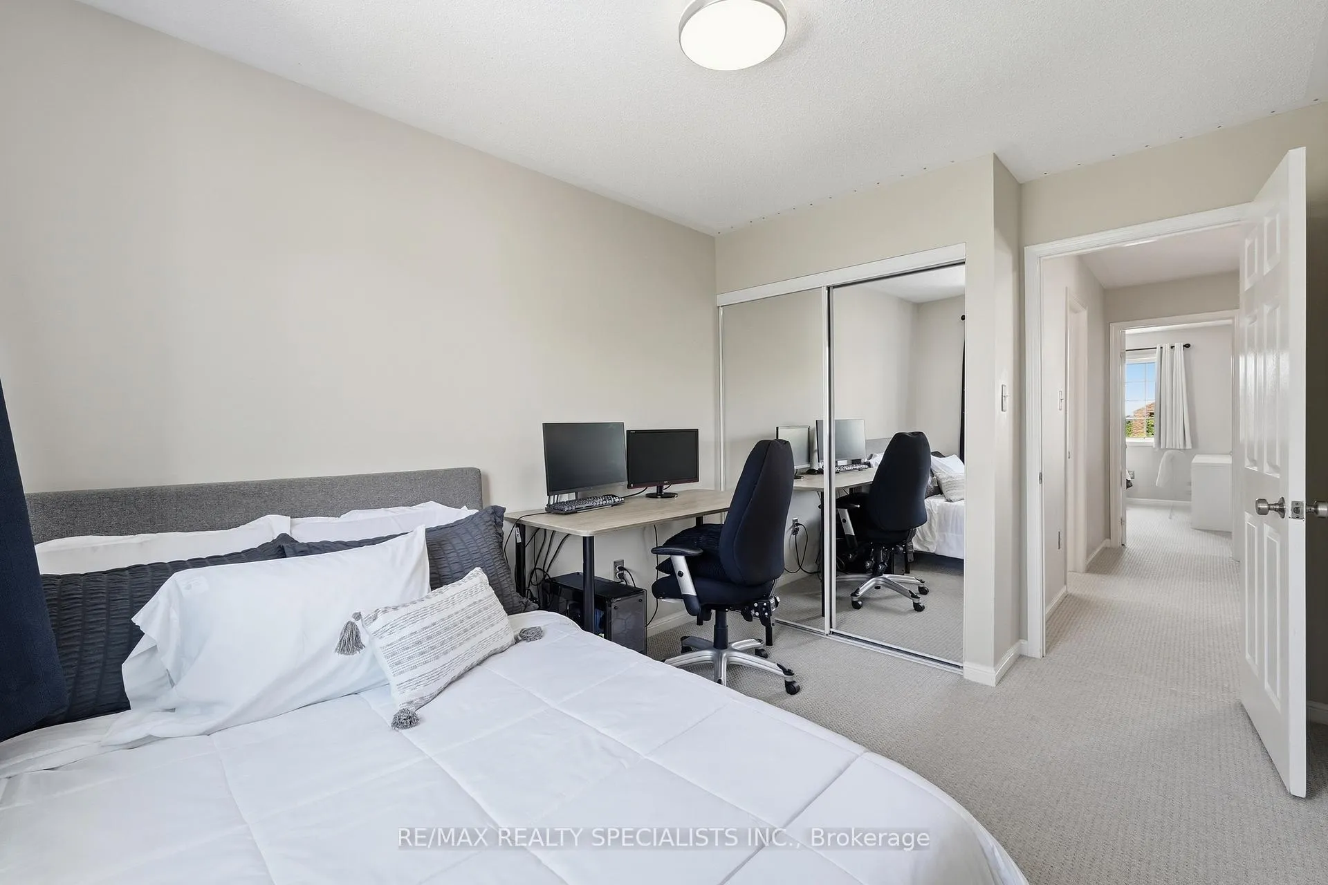 Photo 24 of 212 Ellis Crescent, Milton, Dempsey — HOMEH